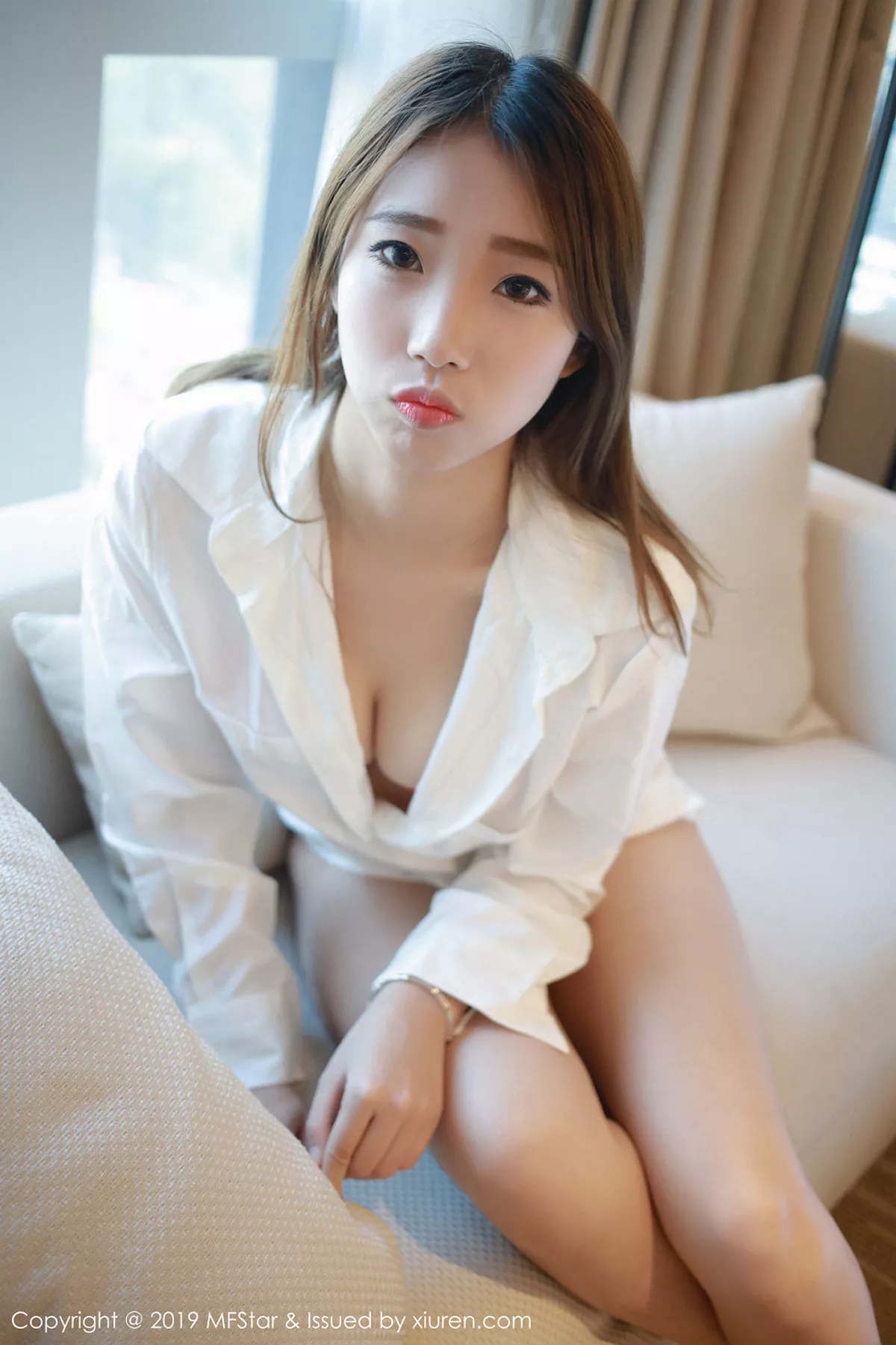 秀人集.com_[MFStar模范学院]Vol.199_嫩模宝儿fox私房红色蕾丝内衣半脱露翘臀惹火诱惑写真41P