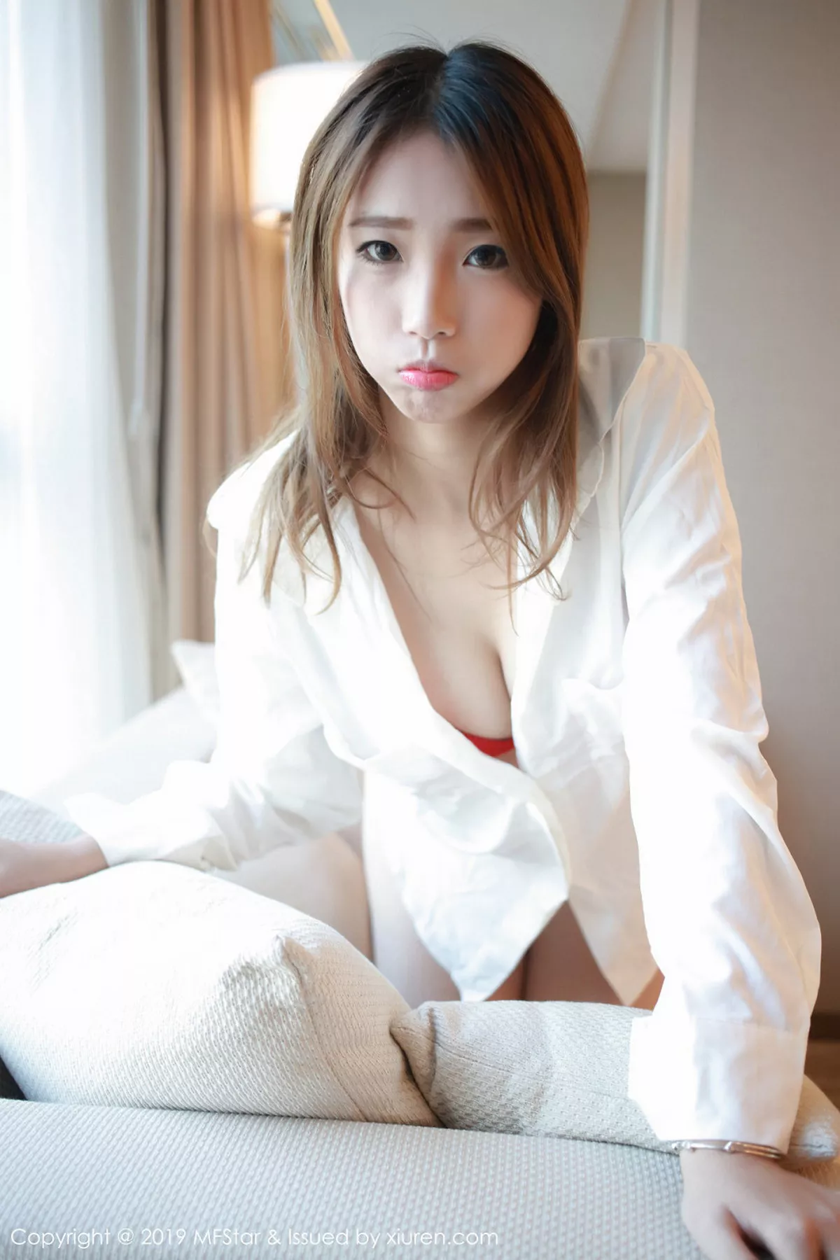 秀人集.com_[MFStar模范学院]Vol.199_嫩模宝儿fox私房红色蕾丝内衣半脱露翘臀惹火诱惑写真41P