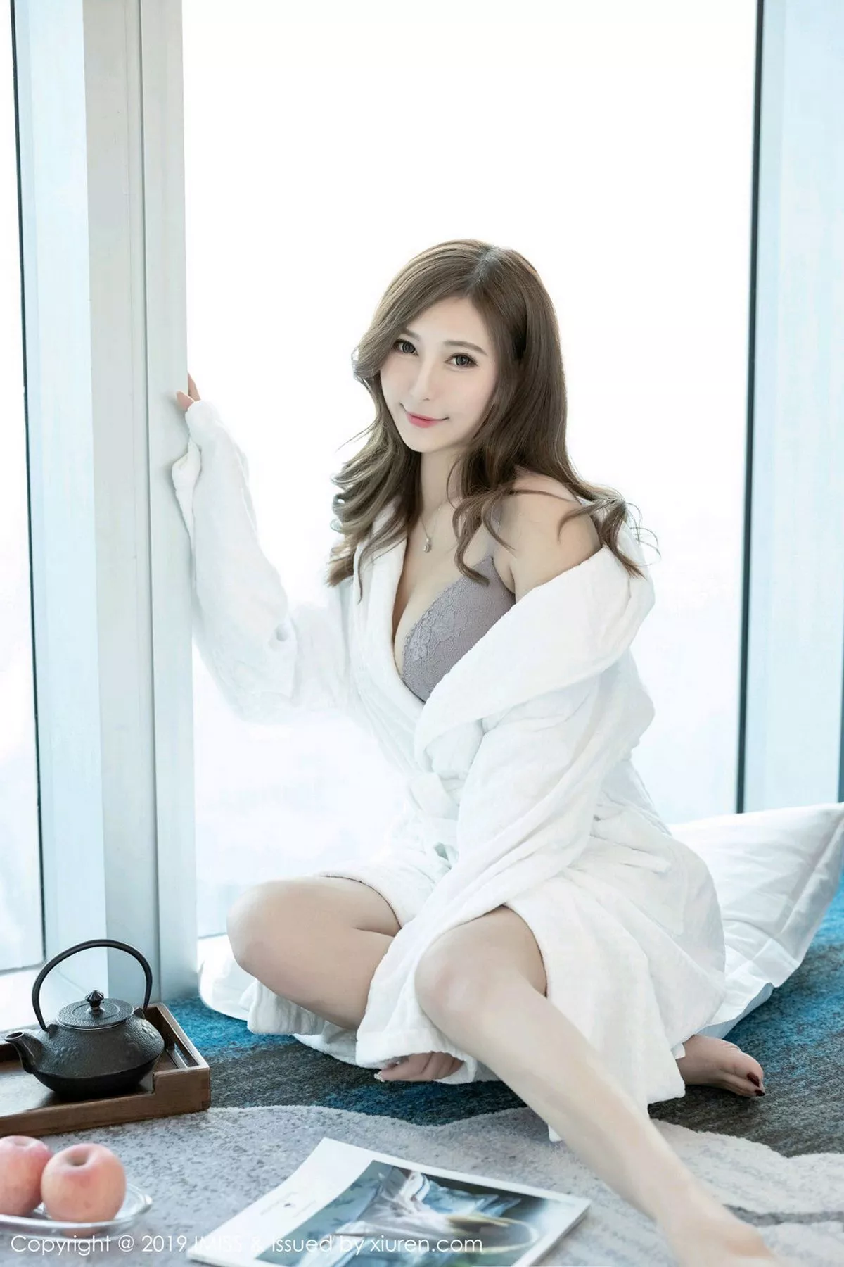 秀人集.com_[IMISS爱蜜社]Vol.356_气质美女Cccil私房灰色内衣秀魔鬼身材傲人豪乳惹火诱惑写真40P