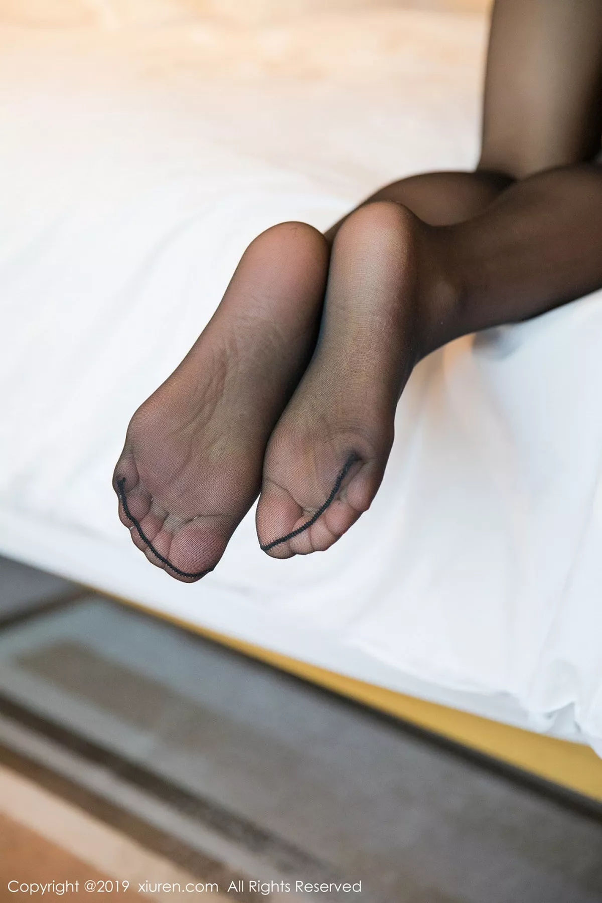 秀人集.com_[XiuRen秀人网]No.1532_女神周于希Sandy私房蓝色短裙配无内黑丝裤袜秀美腿诱惑写真45P