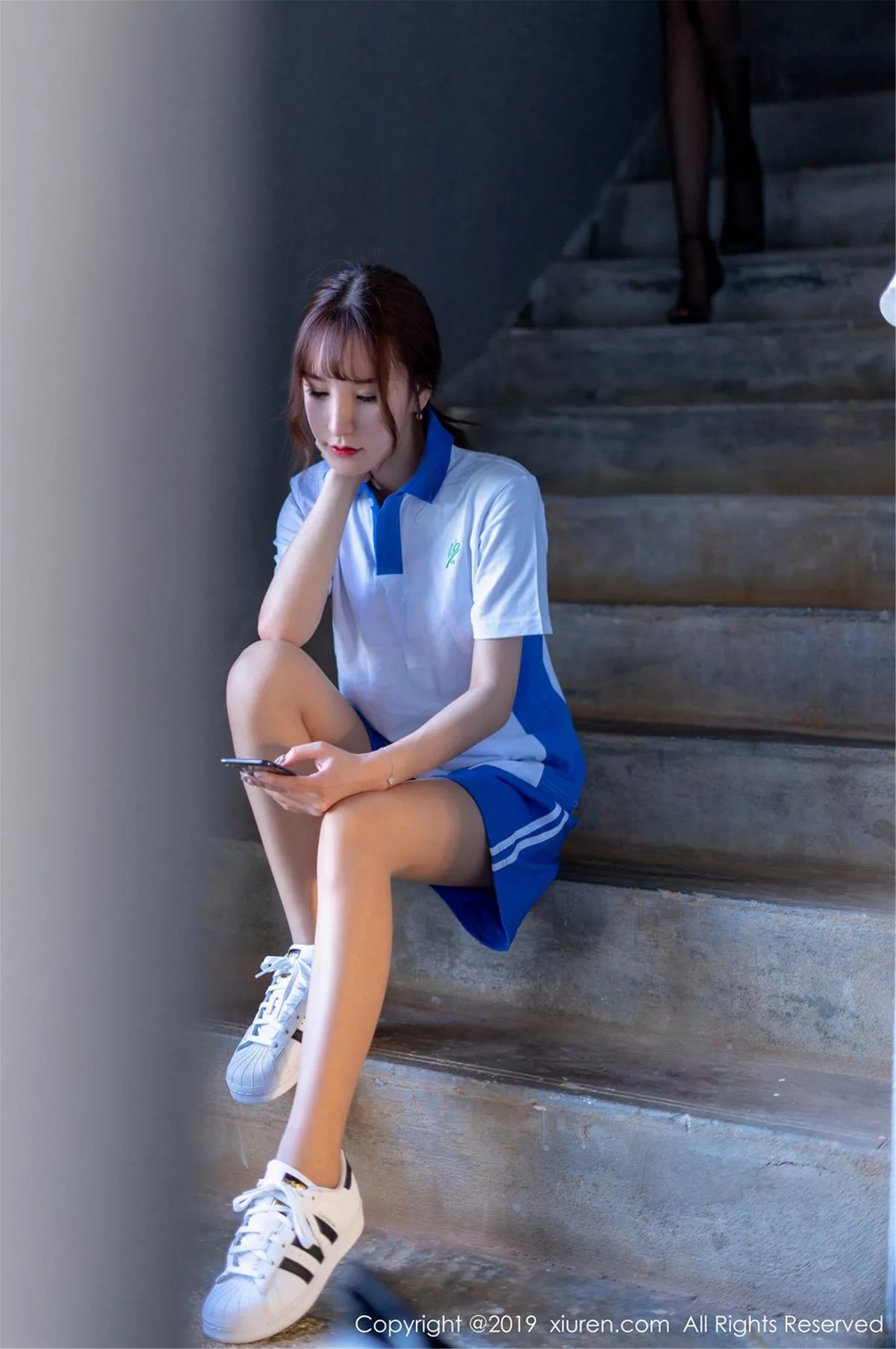 秀人集.com_[XiuRen秀人网]No.1561_嫩模周于希Sandy与Emily顾奈奈酱惹火私房剧情撩人诱惑写真58P