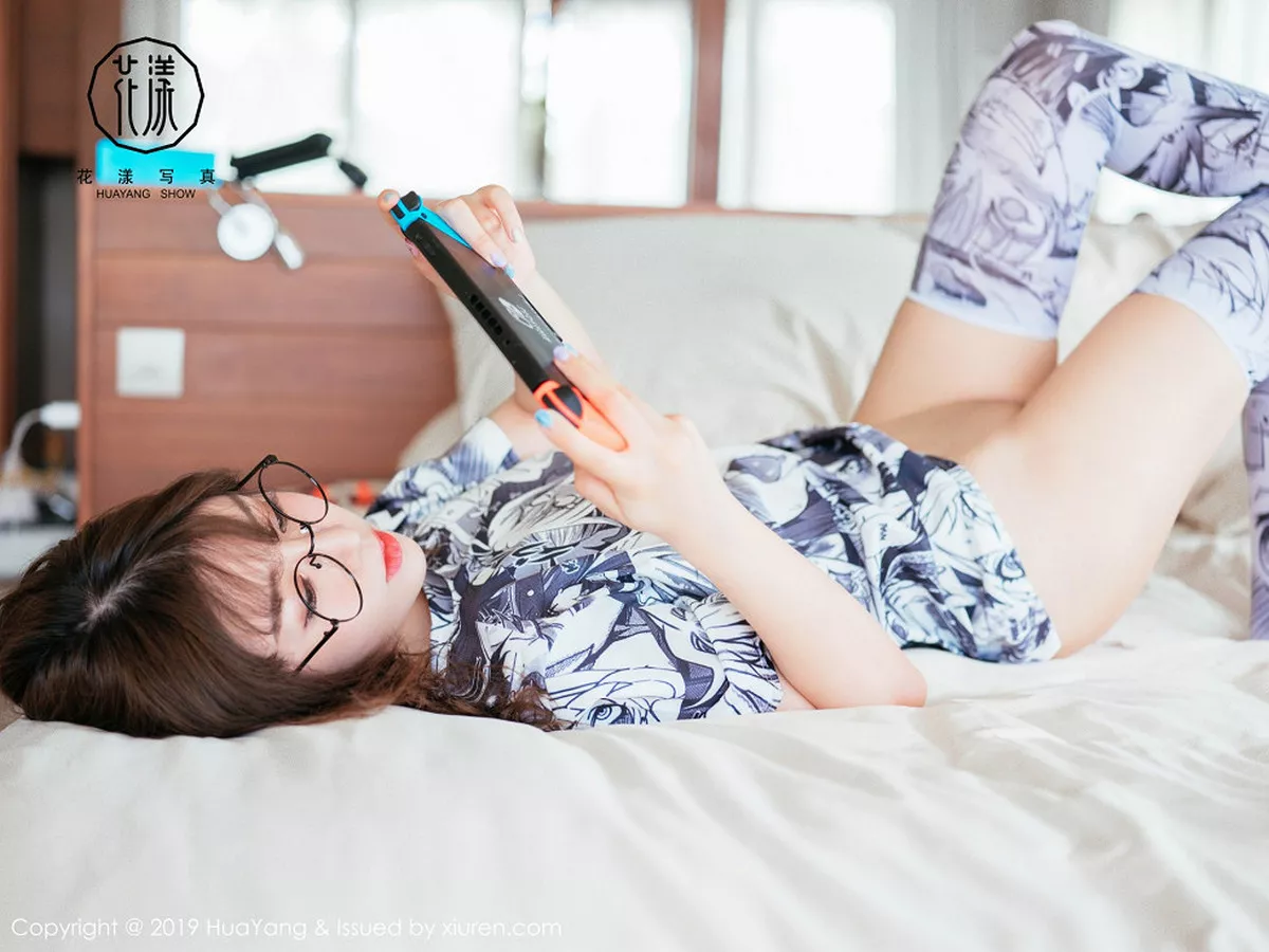 秀人集.com_[HuaYang花漾]Vol.160_女神王雨纯富国岛旅拍眼镜OL系列大尺度全裸撩人诱惑写真48P