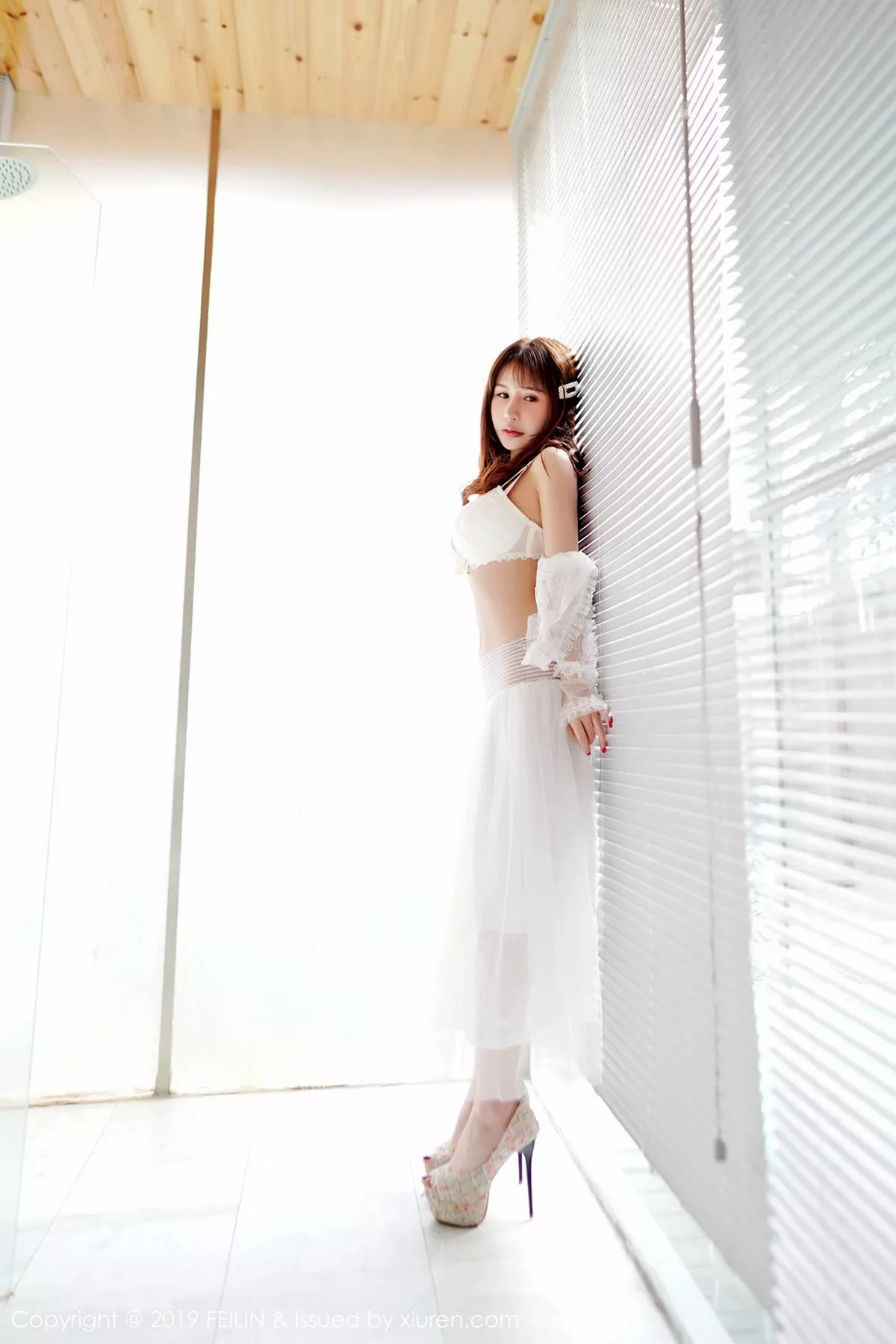 秀人集.com_[FeiLin嗲囡囡]Vol.199_嫩模苏可er清新甜美颜值下娇嫩肌肤秀傲人豪乳诱惑写真51P