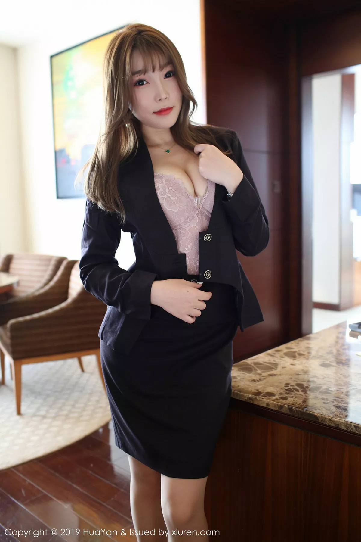 秀人集.com_[HuaYan花の颜]Vol.069_女神芝芝Booty私房脱制服外套露性感内衣肉丝裤袜诱惑写真53P