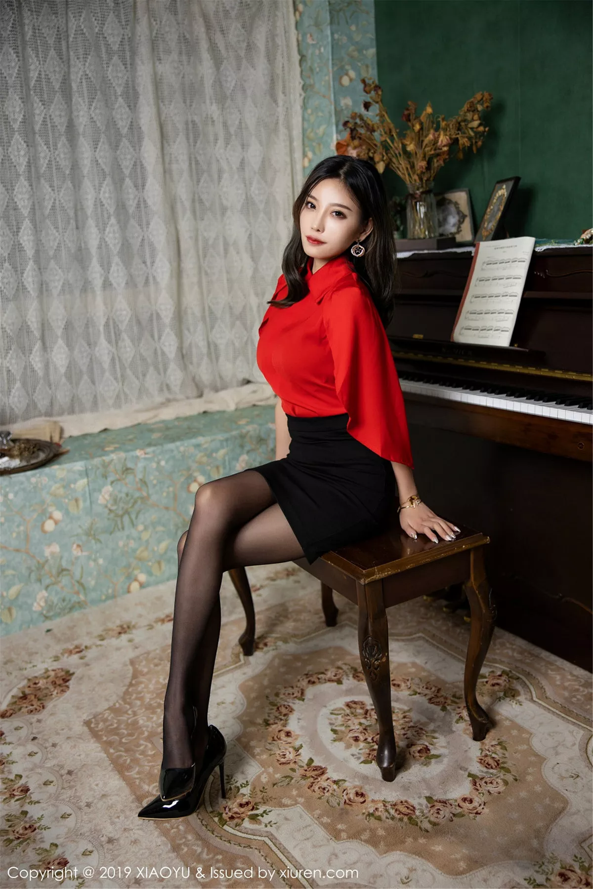 秀人集.com_[XiaoYu画语界]Vol.119_女神杨晨晨sugar红衬衣配黑短裙秀黑丝裤袜美腿诱惑写真75P