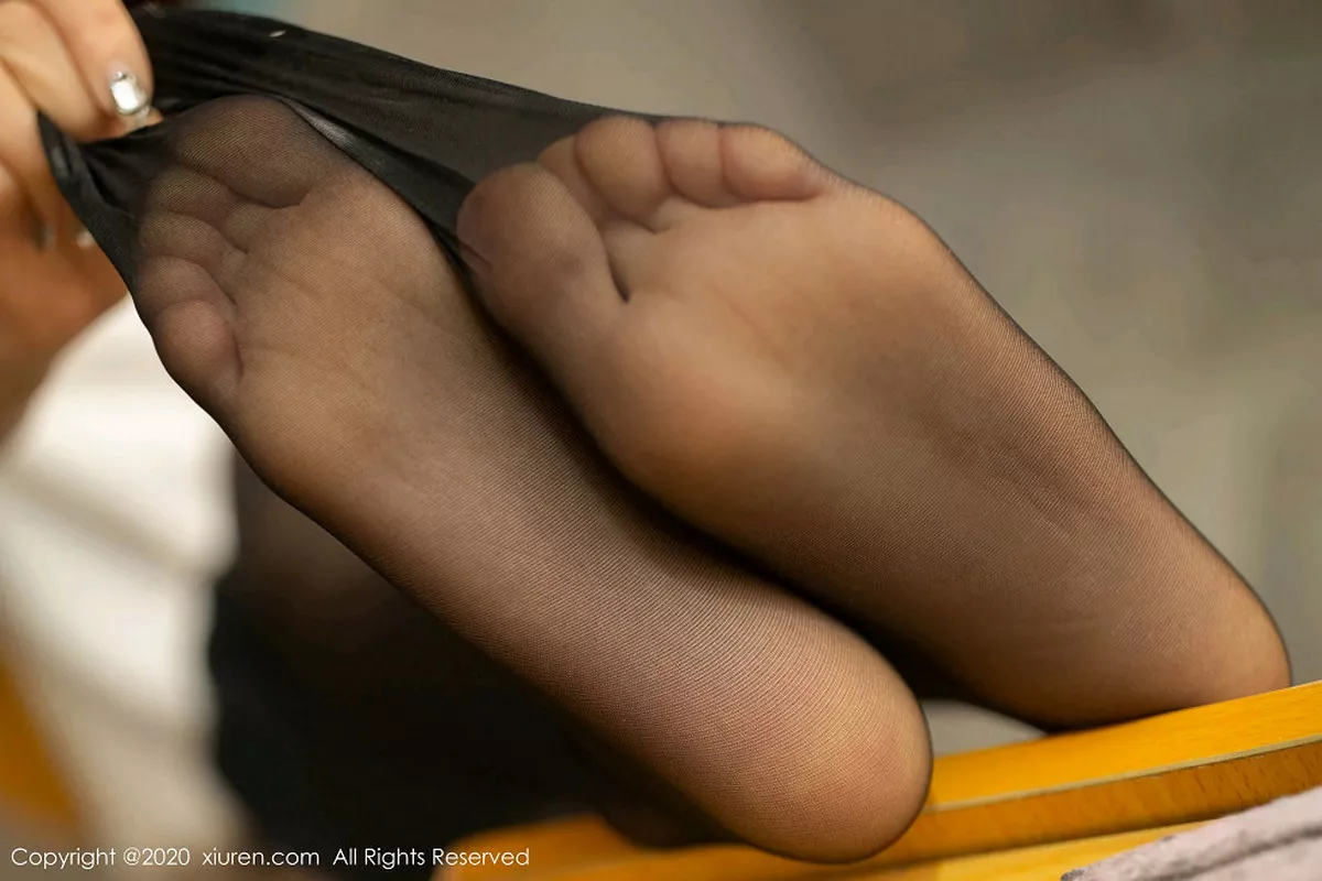 秀人集.com_[XiuRen秀人网]No.1959_嫩模夏诗诗Sally真实教室老师主题黑短裙下开档黑丝诱惑写真78P