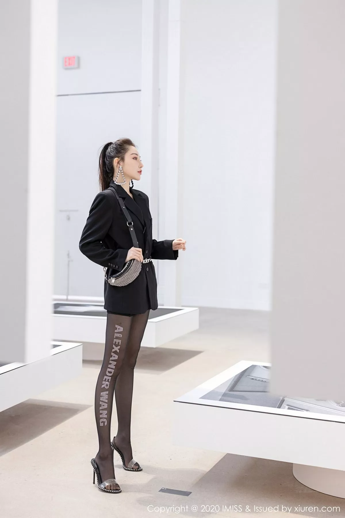 秀人集.com_[IMISS爱蜜社]Vol.443_气质女神Lynn刘奕宁明亮空间拍摄主题高挑身材迷人写真41P