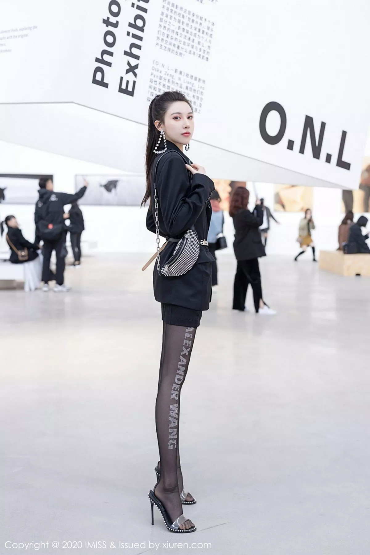 秀人集.com_[IMISS爱蜜社]Vol.443_气质女神Lynn刘奕宁明亮空间拍摄主题高挑身材迷人写真41P