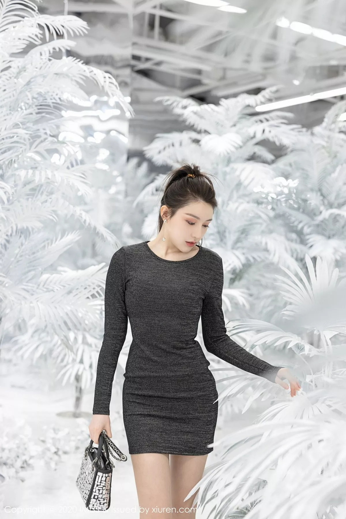 秀人集.com_[IMISS爱蜜社]Vol.443_气质女神Lynn刘奕宁明亮空间拍摄主题高挑身材迷人写真41P