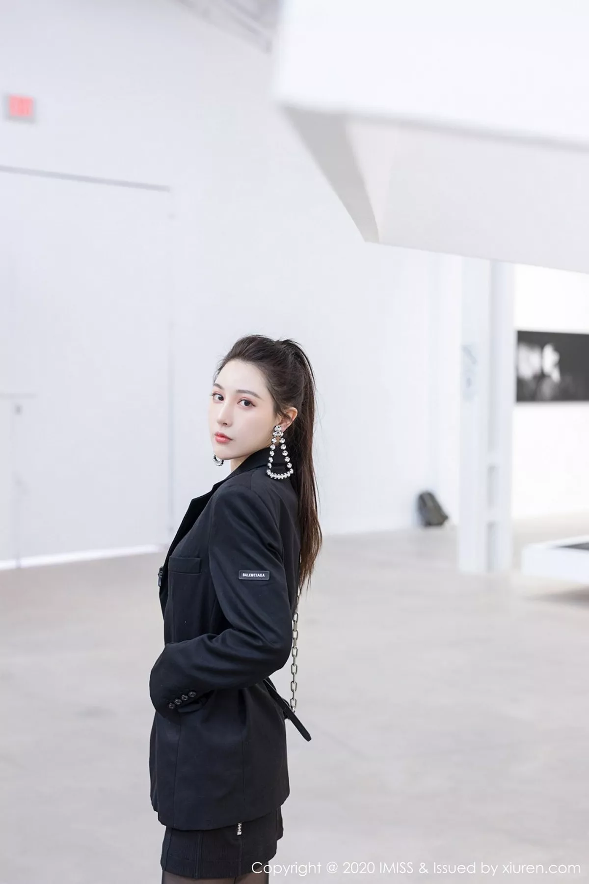 秀人集.com_[IMISS爱蜜社]Vol.443_气质女神Lynn刘奕宁明亮空间拍摄主题高挑身材迷人写真41P