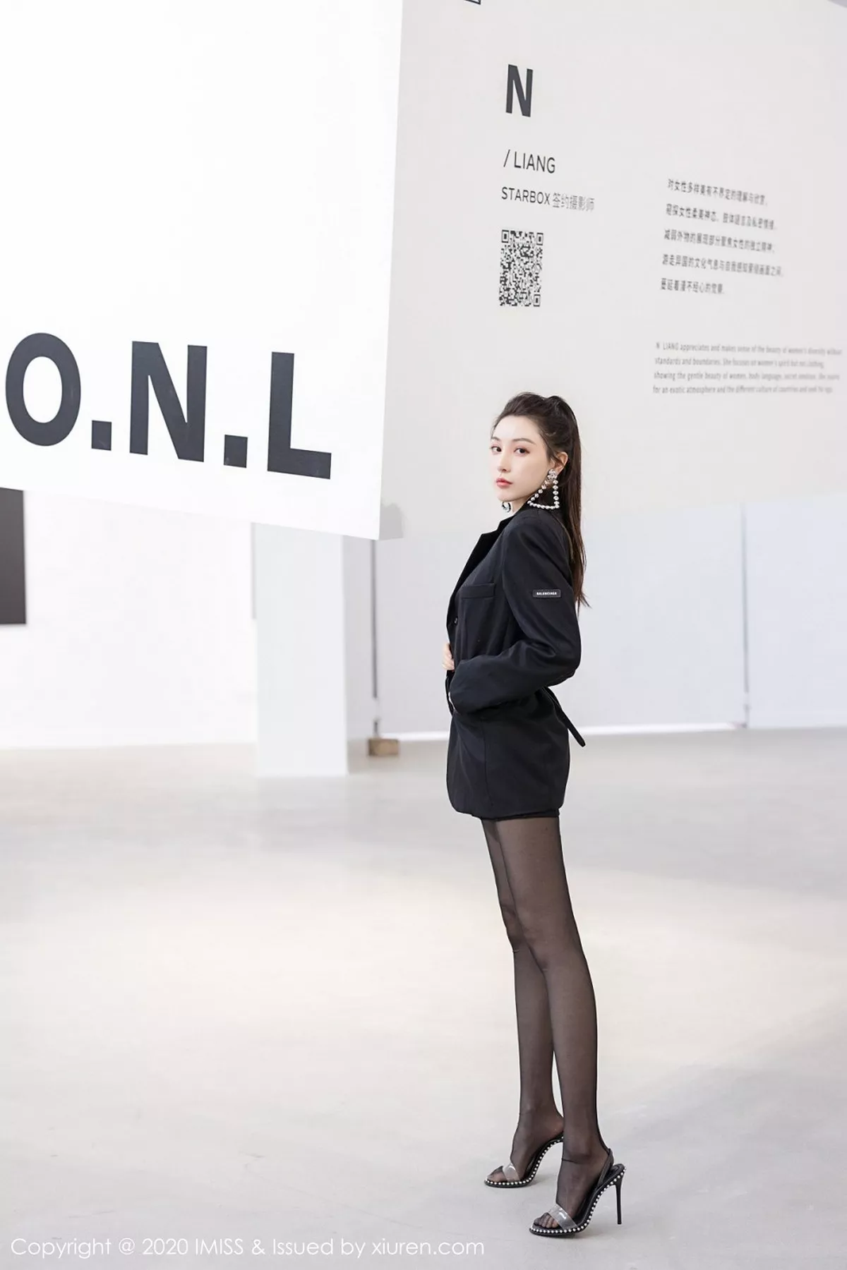 秀人集.com_[IMISS爱蜜社]Vol.443_气质女神Lynn刘奕宁明亮空间拍摄主题高挑身材迷人写真41P