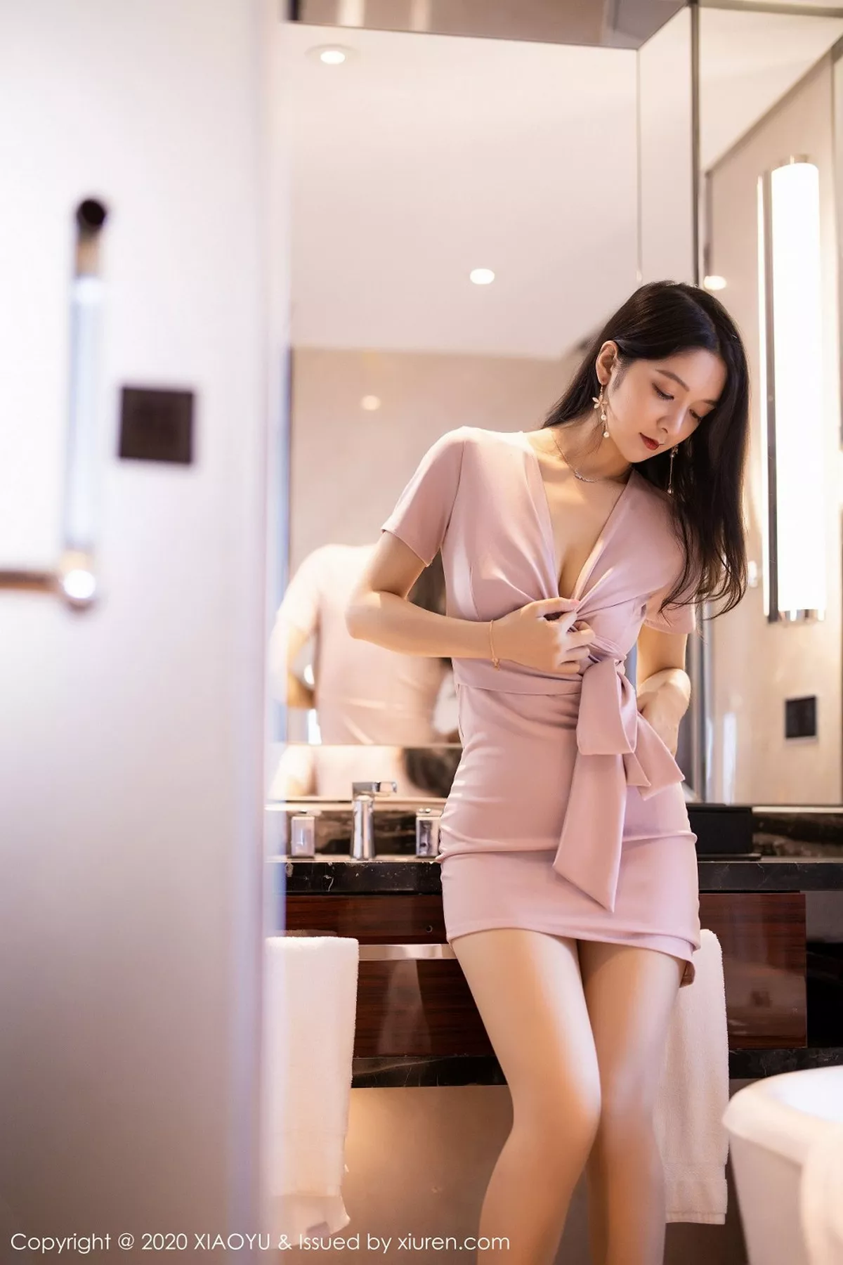 秀人集.com_[XiaoYu画语界]Vol.256_女神Angela小热巴私房玫瑰金吊裙配无内肉丝撩人诱惑写真99P