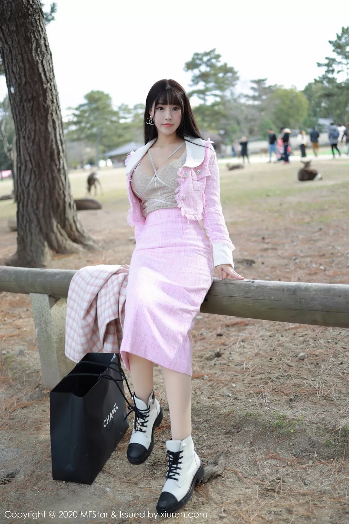 秀人集.com_[MFStar模范学院]Vol.278_女神朱可儿Flower北海道旅拍粉色服饰半脱露豪乳诱惑写真80P