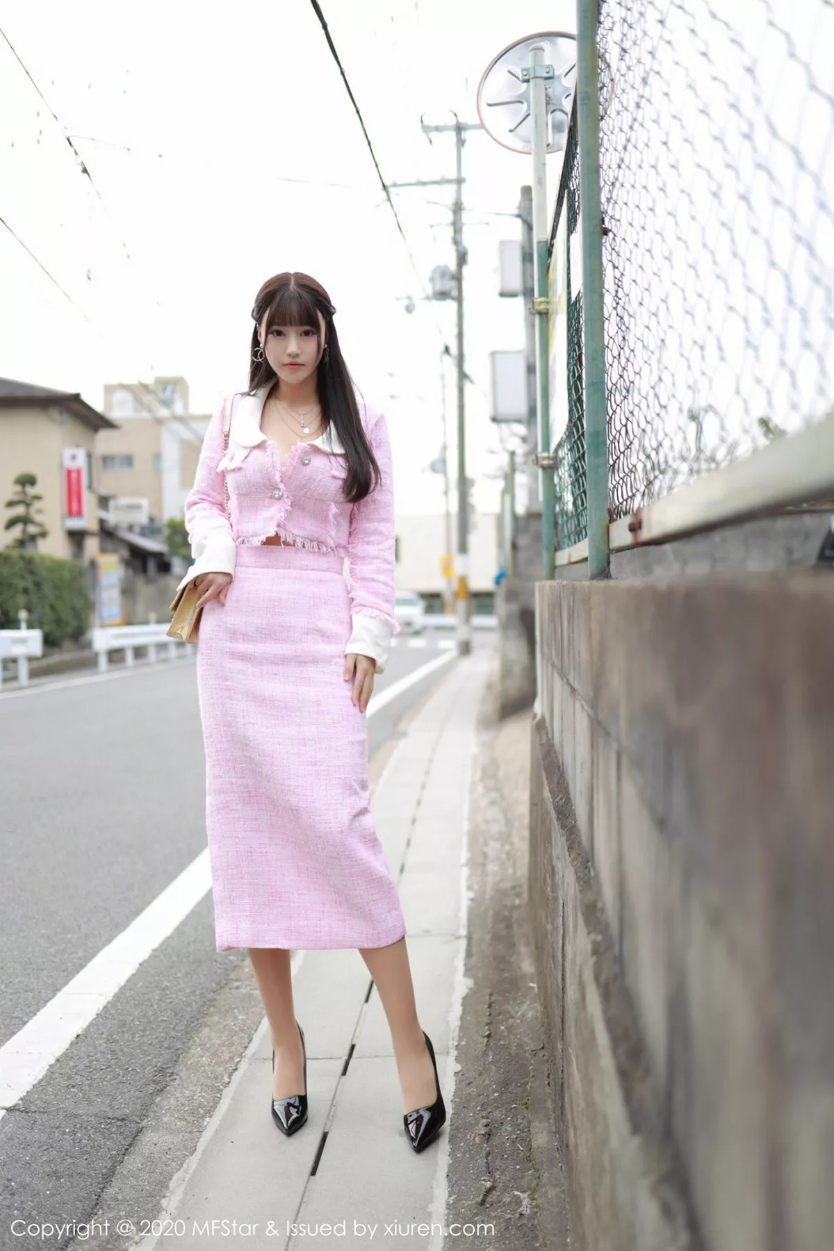 秀人集.com_[MFStar模范学院]Vol.278_女神朱可儿Flower北海道旅拍粉色服饰半脱露豪乳诱惑写真80P