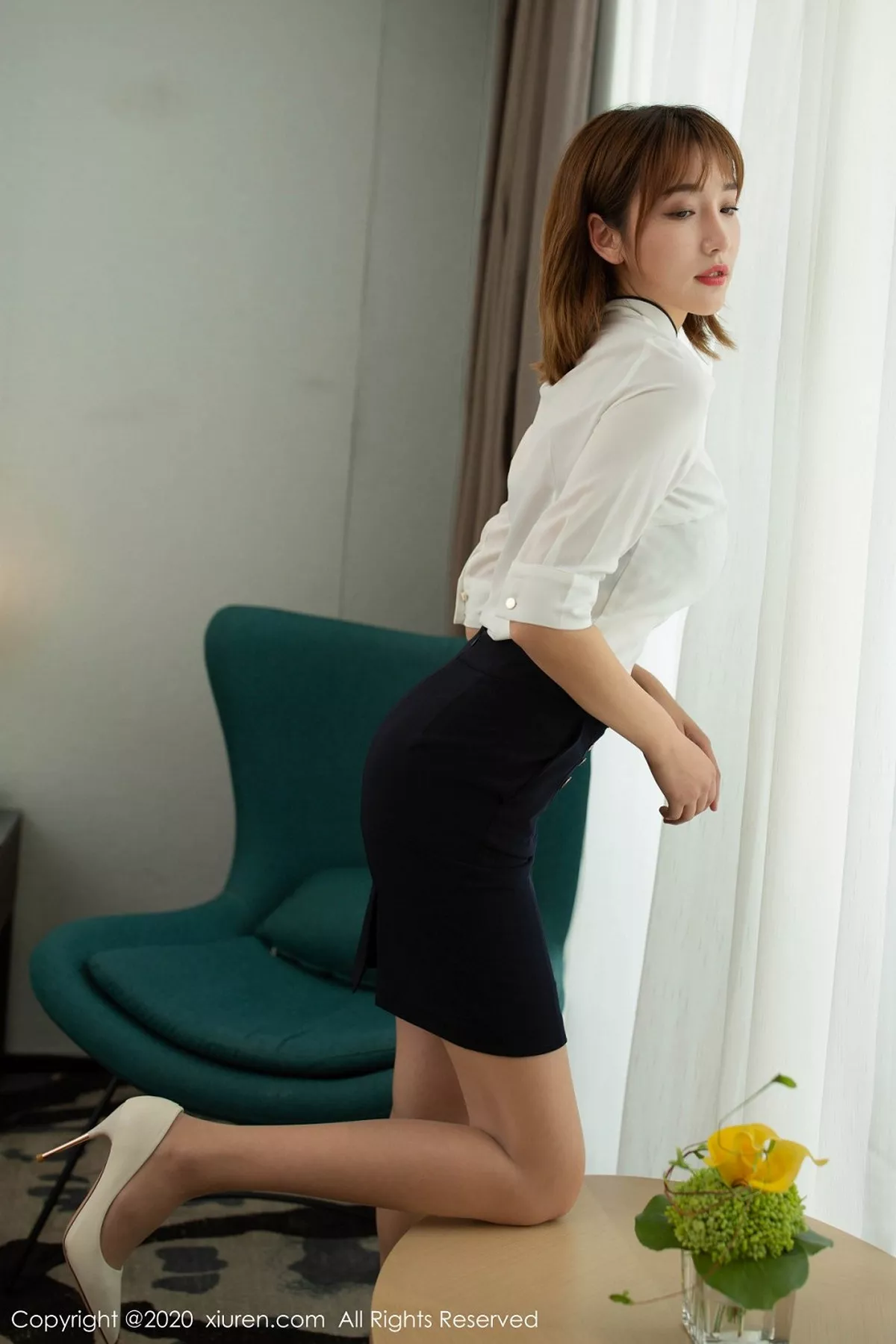 秀人集.com_[XiuRen秀人网]No.2033_嫩模陆萱萱短裙制服OL配开档肉丝性感内衣秀火辣身材诱惑写真84P
