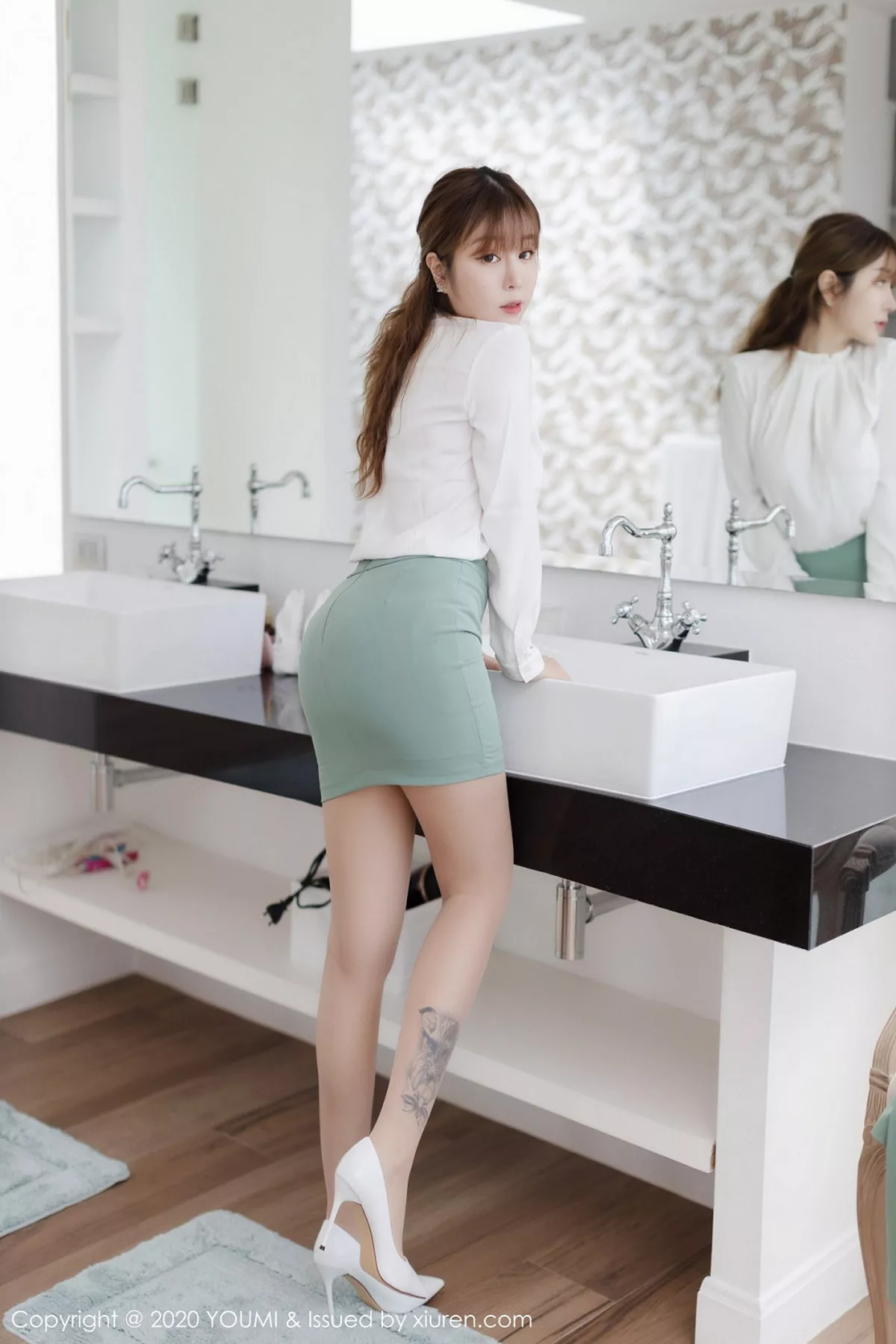 秀人集.com_[YouMi尤蜜荟]Vol.412_女神王雨纯普吉岛旅拍女管家剧情全裸上身露豪乳诱惑写真112P