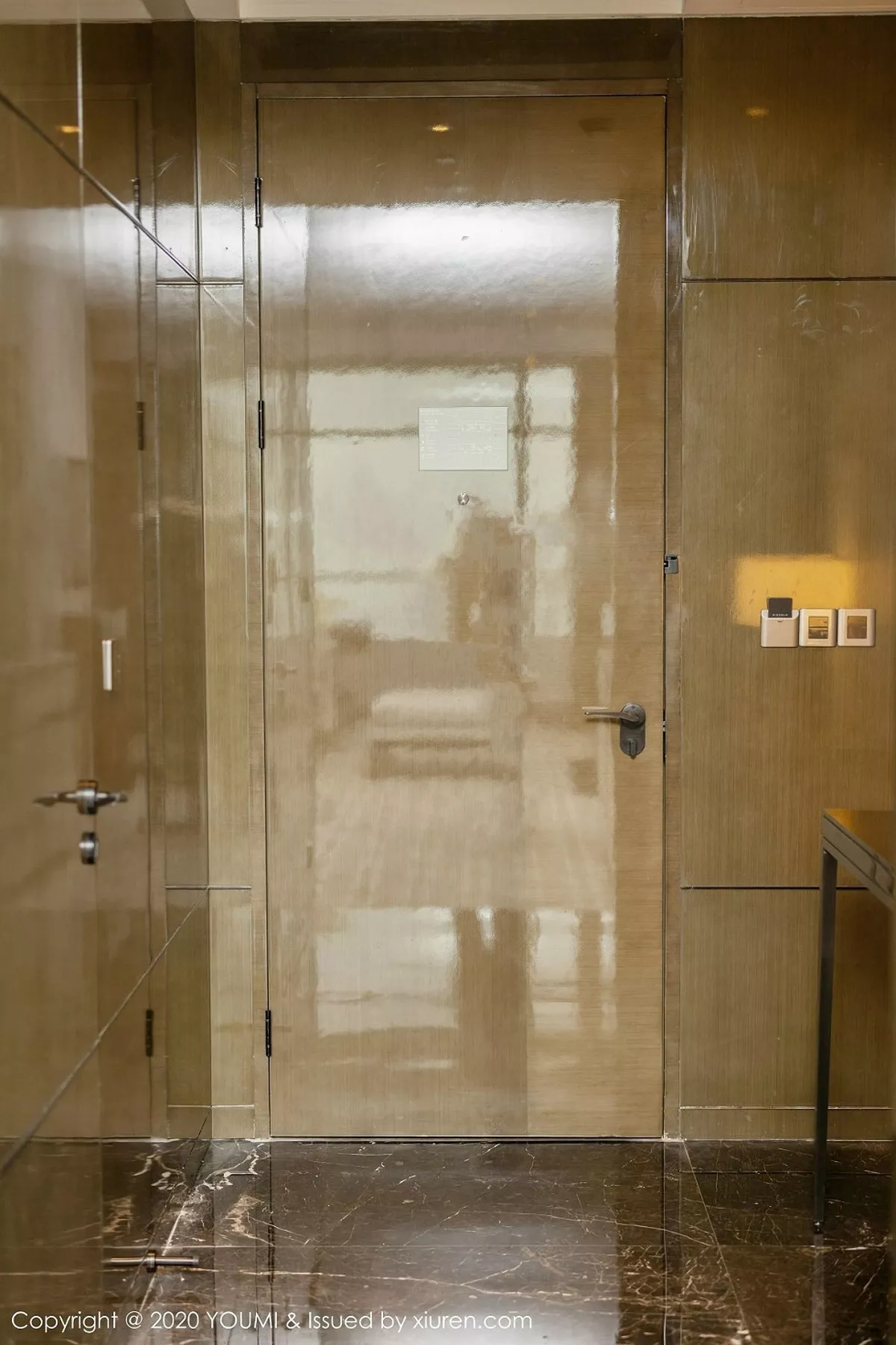 秀人集.com_[YouMi尤蜜荟]Vol.429_女神周于希Sandy《束缚の爱》主题真空吊带连身裙撩人诱惑写真115P