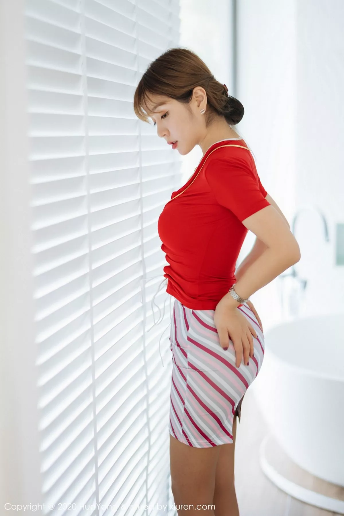 秀人集.com_[HuaYang花漾]Vol.224_性感御姐王雨纯私房鲜艳空乘制服配超薄黑丝撩人诱惑写真72P