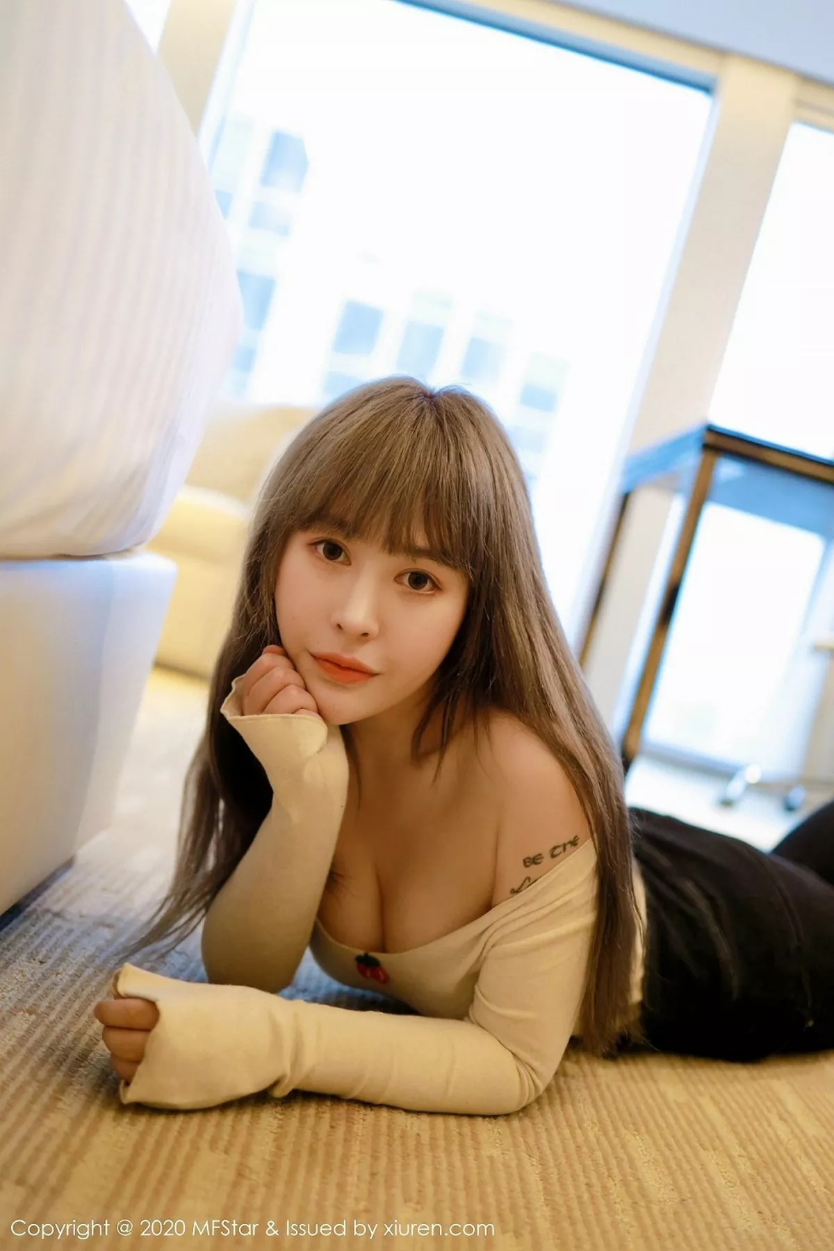 秀人集.com_[MFStar模范学院]Vol.284_嫩模艾莉Evelyn私房性感白色内衣秀雪白酥胸诱惑写真63P