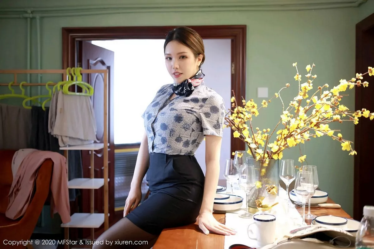 秀人集.com_[MFStar模范学院]Vol.286_女神黄乐然私房角色制服半脱无内露豪乳遮点诱惑写真53P