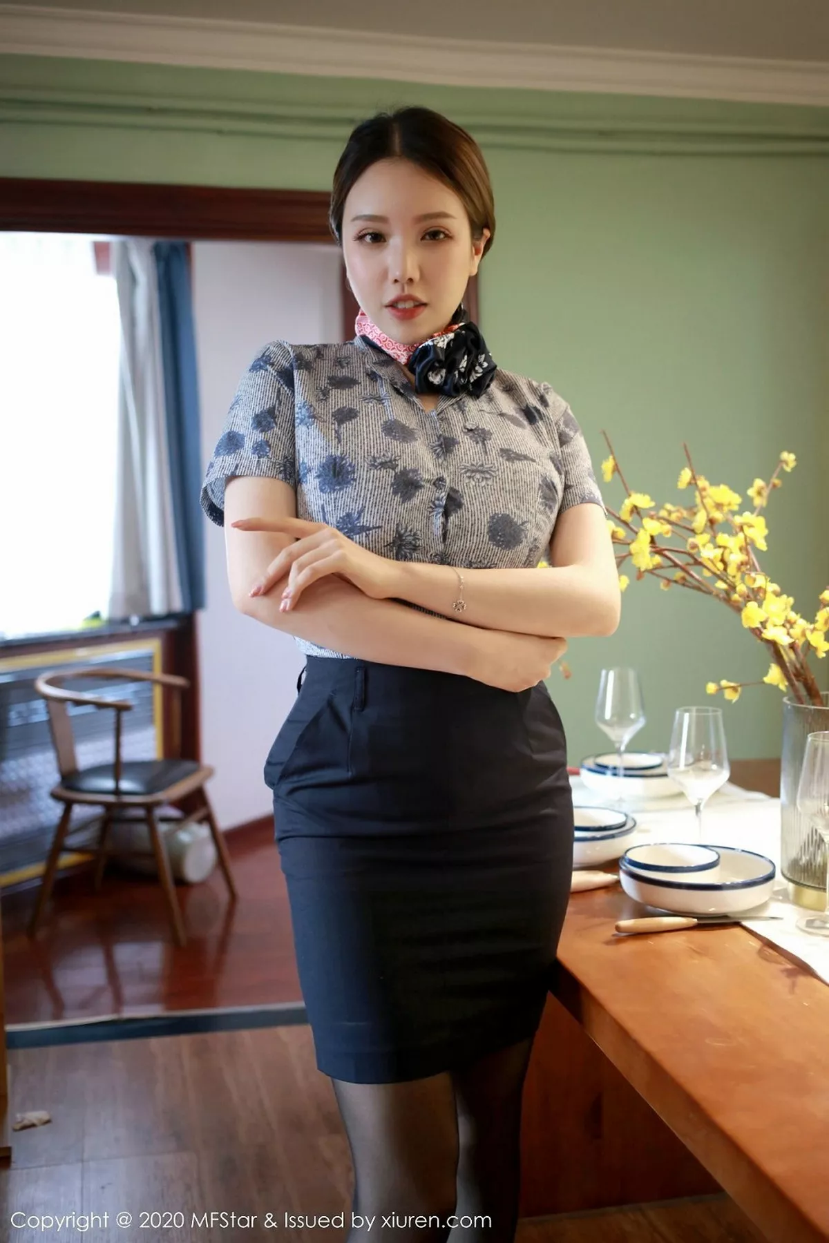 秀人集.com_[MFStar模范学院]Vol.286_女神黄乐然私房角色制服半脱无内露豪乳遮点诱惑写真53P