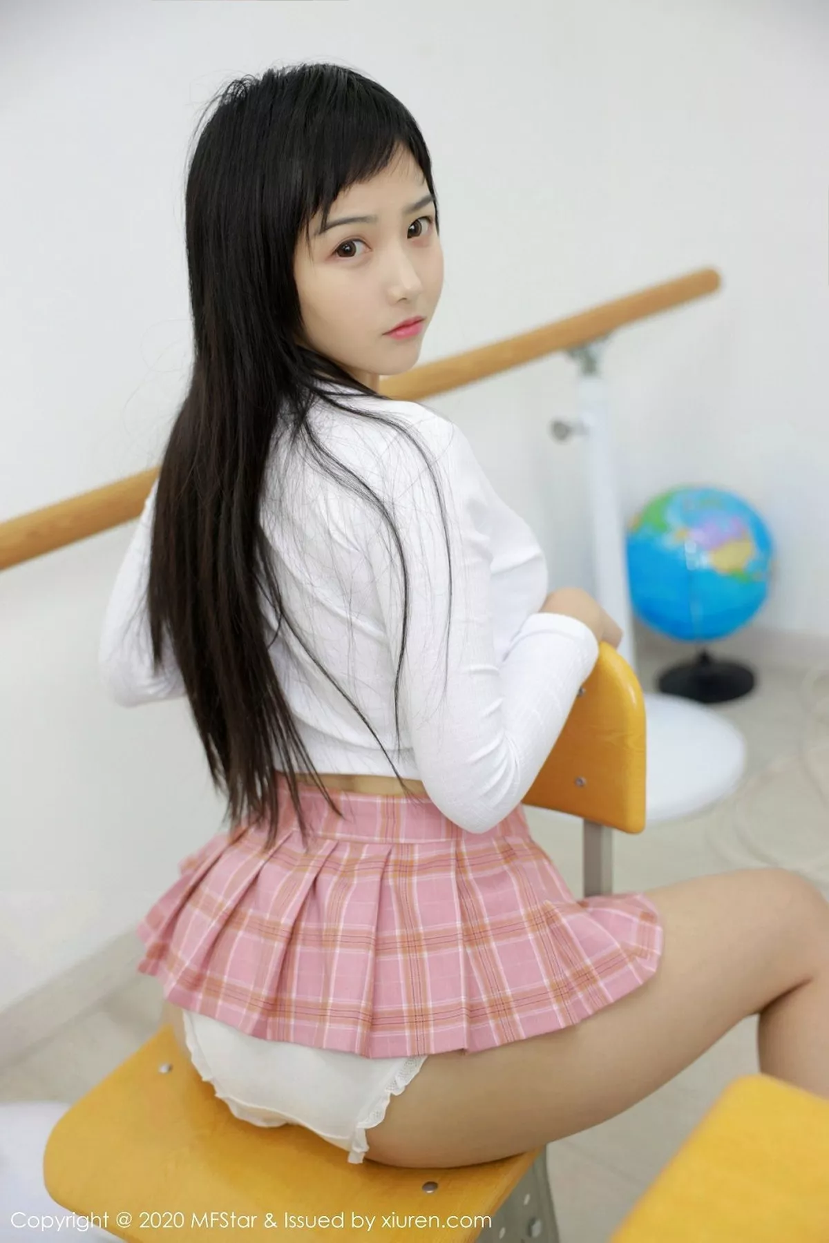 秀人集.com_[MFStar模范学院]Vol.287_嫩模徐微微mia性感JK制服秀完美身材豪乳翘臀诱惑写真61P