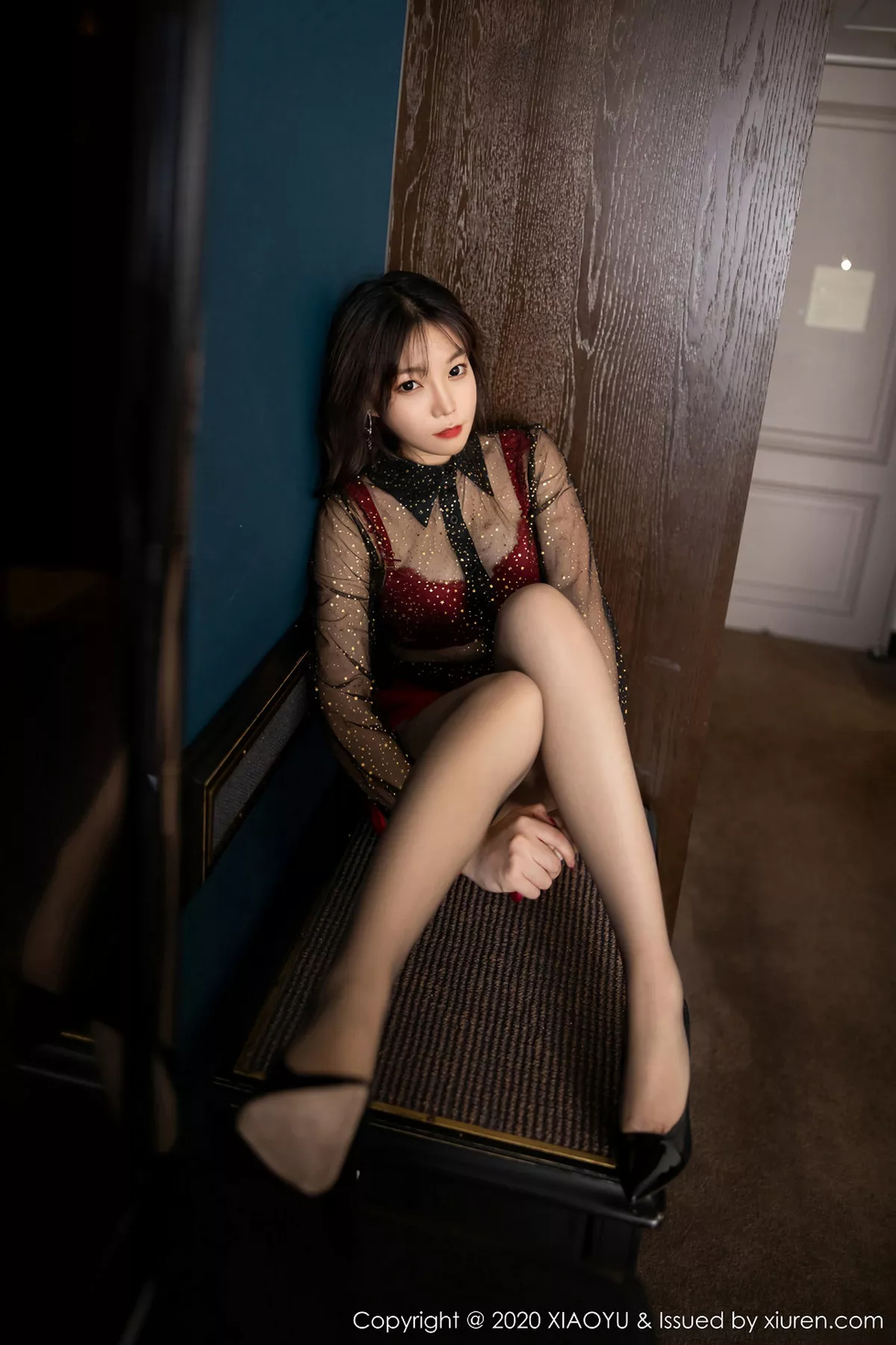 秀人集.com_[XiaoYu画语界]Vol.245_嫩模芝芝Booty济州岛旅拍私房透视装秀丝袜美腿诱惑写真101P