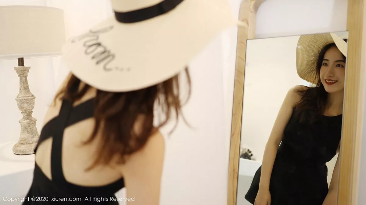 秀人集.com_[XiuRen秀人网]No.1956_嫩模艺儿拿铁户外泳池边纯白上衣配牛仔短裤清新风迷人写真42P