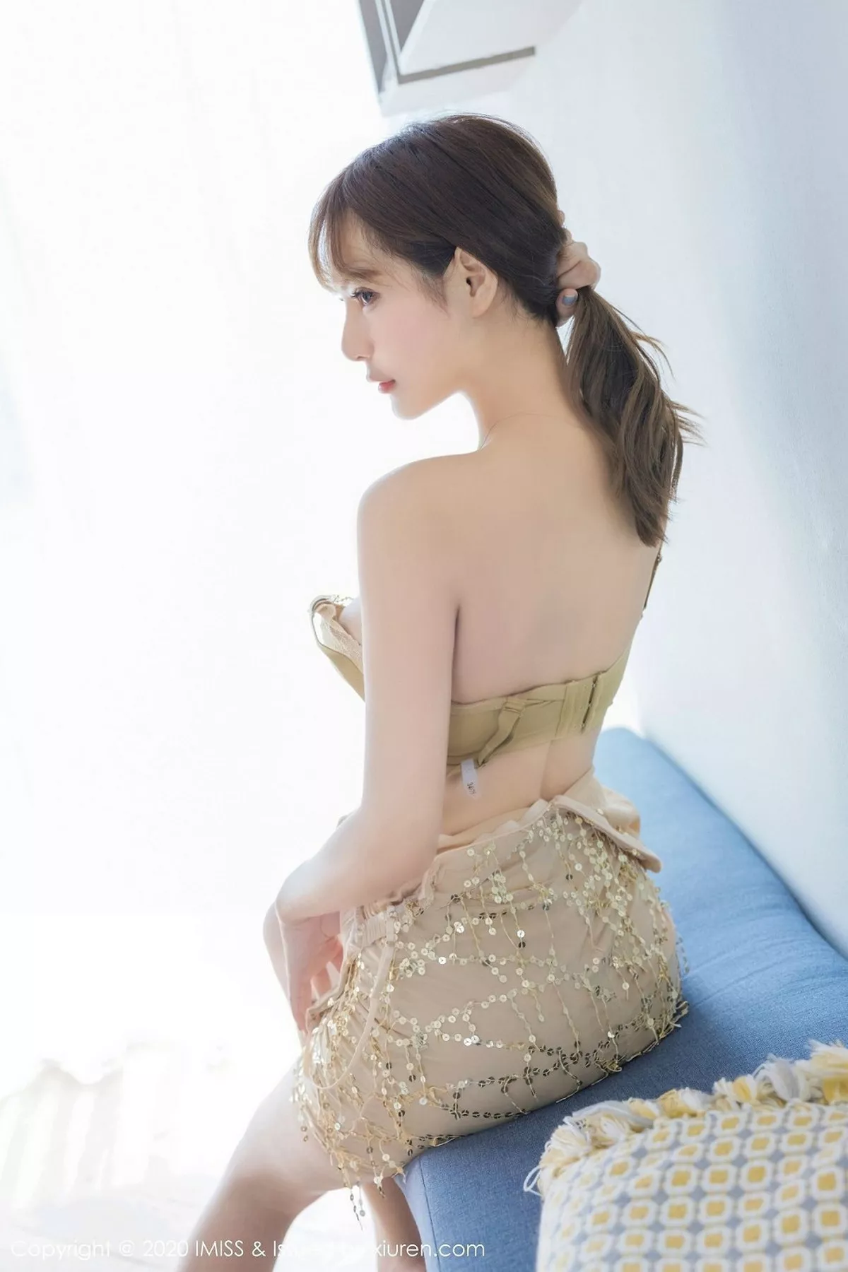 秀人集.com_[IMISS爱蜜社]Vol.449_气质女神Lavinia肉肉泰国清迈旅拍性感内衣秀完美身材诱惑写真43P