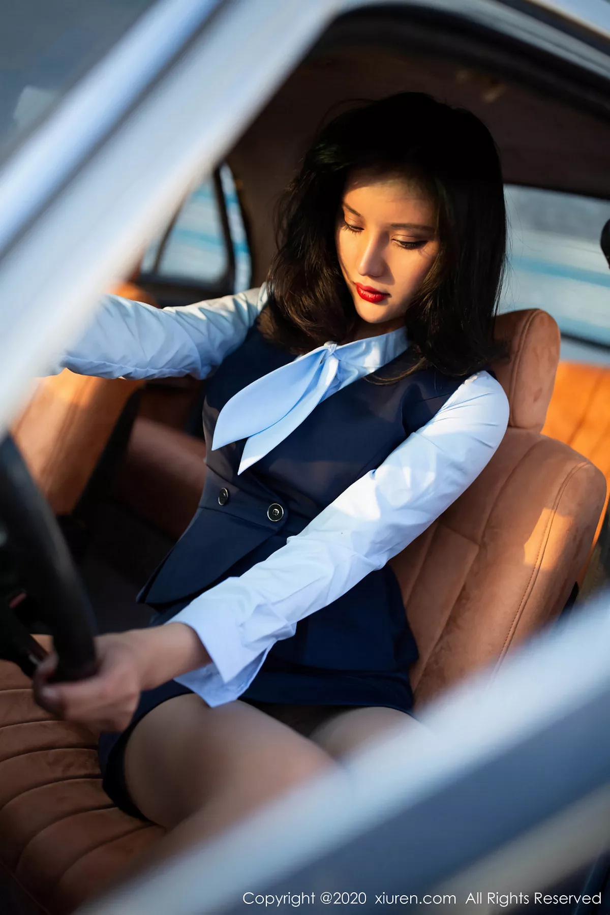 秀人集.com_[XiuRen秀人网]No.1979_嫩模就是阿朱啊餐厅经理主题超薄无内肉丝秀翘臀惹火诱惑写真87P