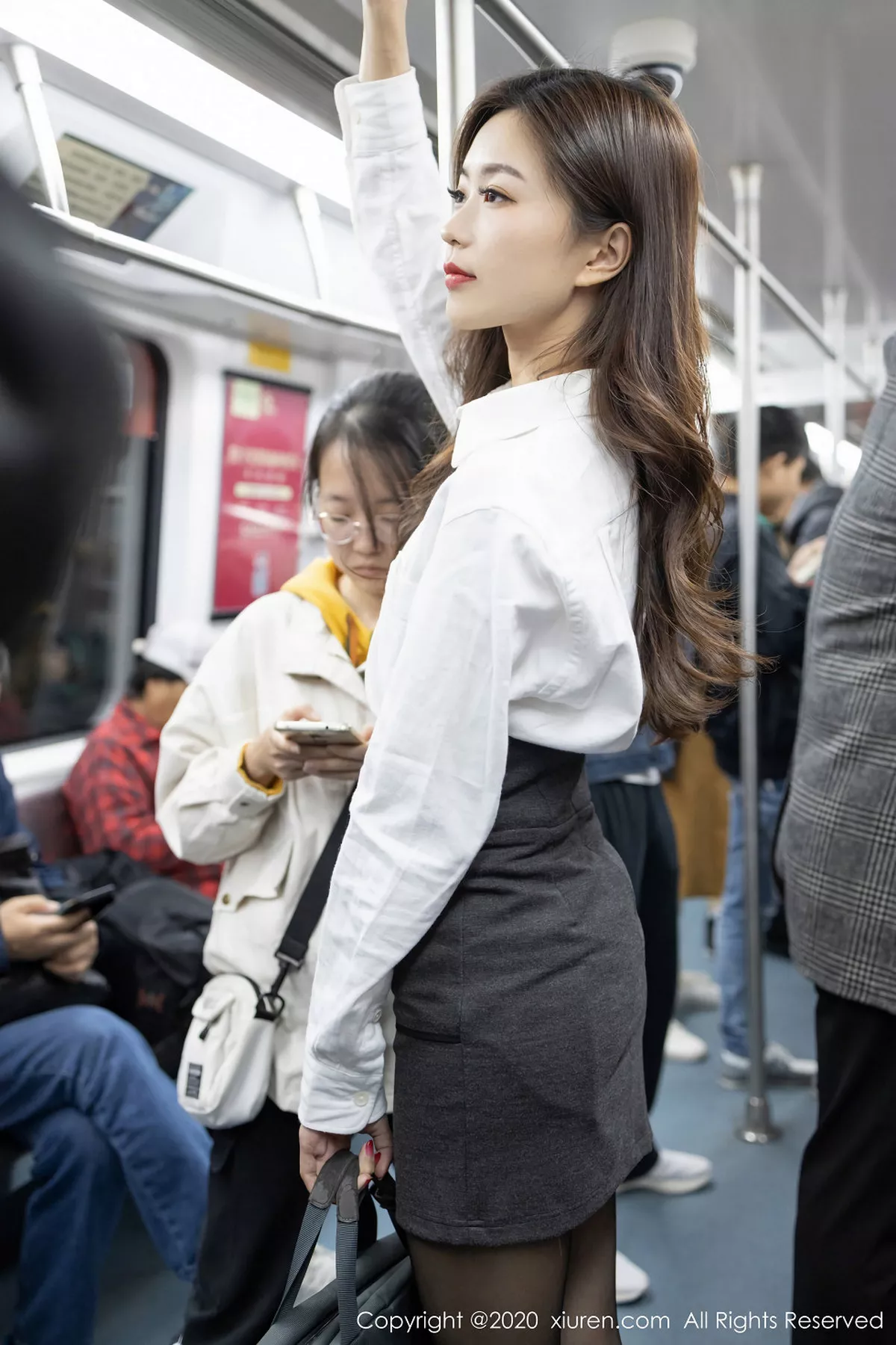 秀人集.com_[XiuRen秀人网]No.1978_嫩模杨紫嫣Cynthia地铁尾随主题剧情黑丝短裙完美诱惑写真56P