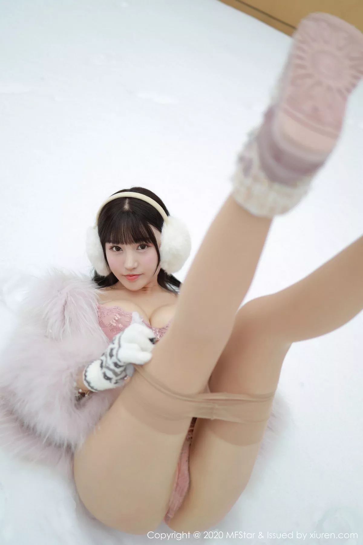 秀人集.com_[MFStar模范学院]Vol.271_女神朱可儿Flower北海道旅拍雪地里蕾丝内衣惹火诱惑写真54P