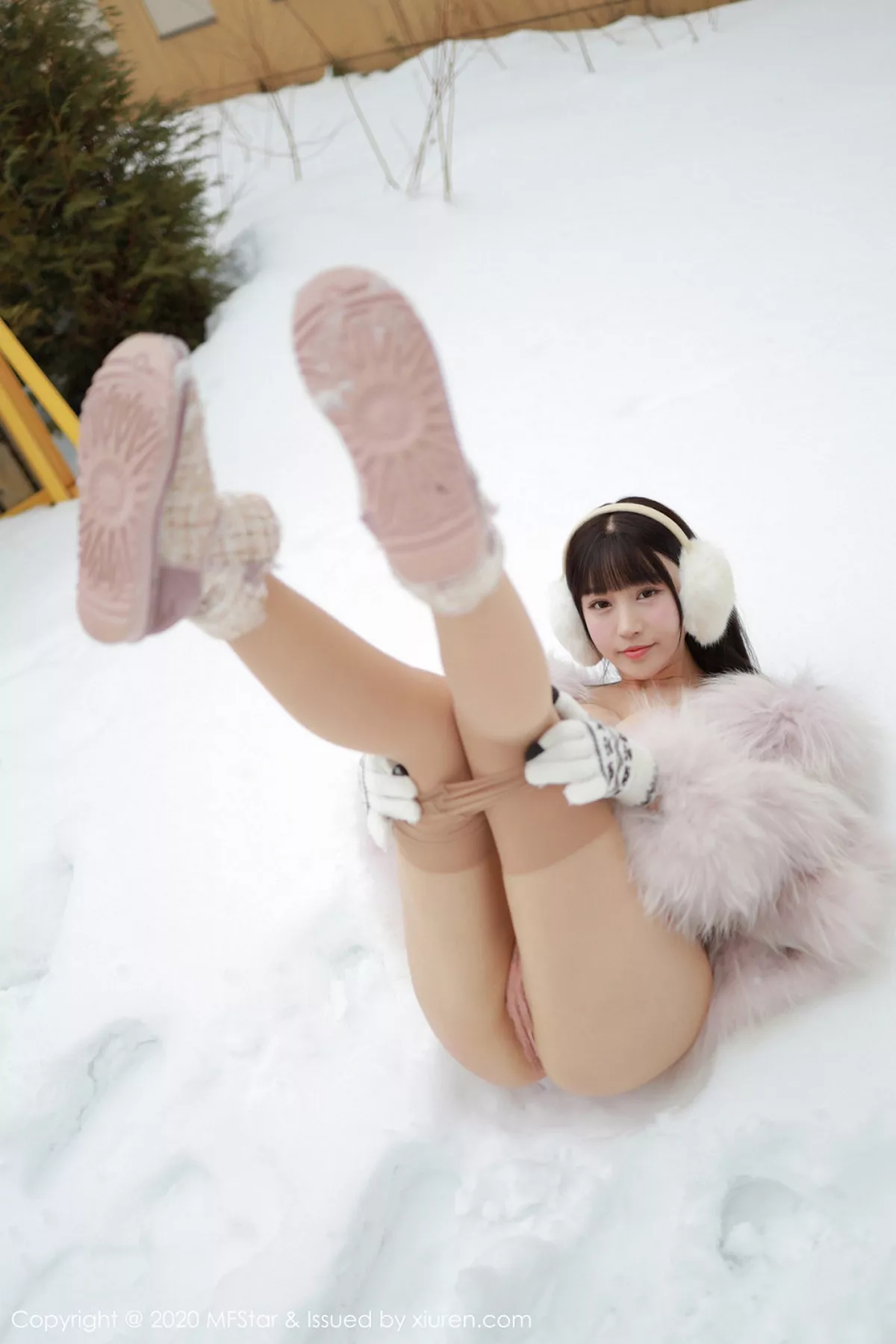 秀人集.com_[MFStar模范学院]Vol.271_女神朱可儿Flower北海道旅拍雪地里蕾丝内衣惹火诱惑写真54P