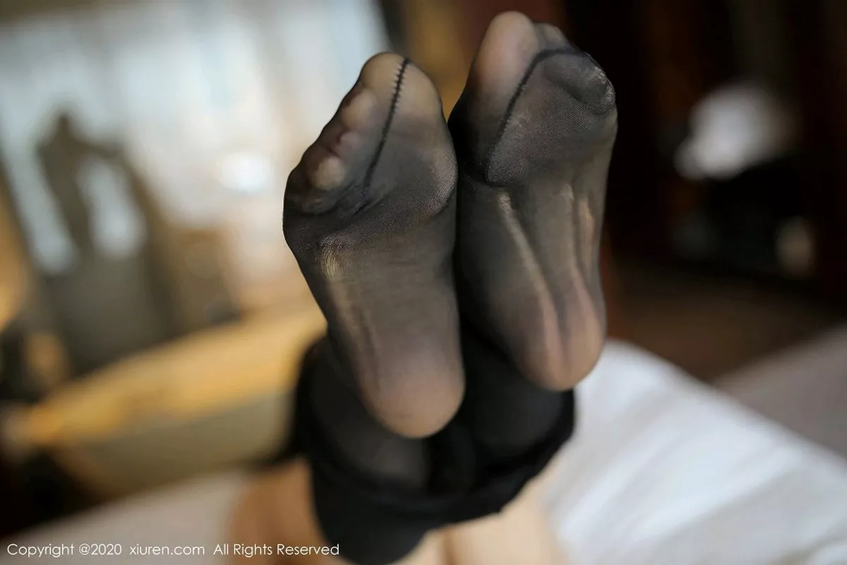 秀人集.com_[XiuRen秀人网]No.2111_嫩模E宝儿kiki私房性感内衣配无内黑丝半脱秀豪乳极致诱惑写真48P