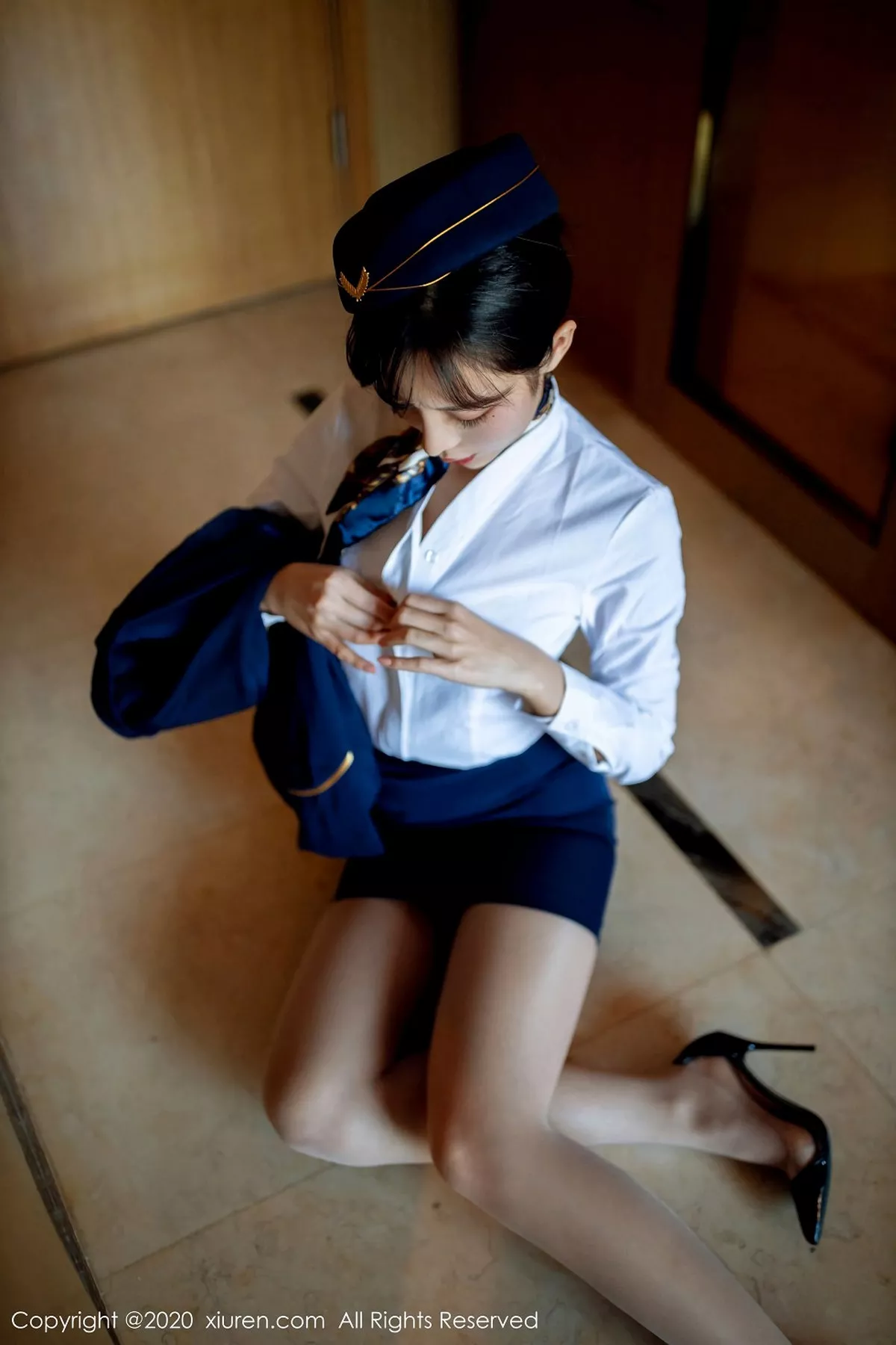 秀人集.com_[XiuRen秀人网]No.2119_嫩模陈小喵空姐制服主题私房半脱内裤露翘臀撩人姿势诱惑写真68P