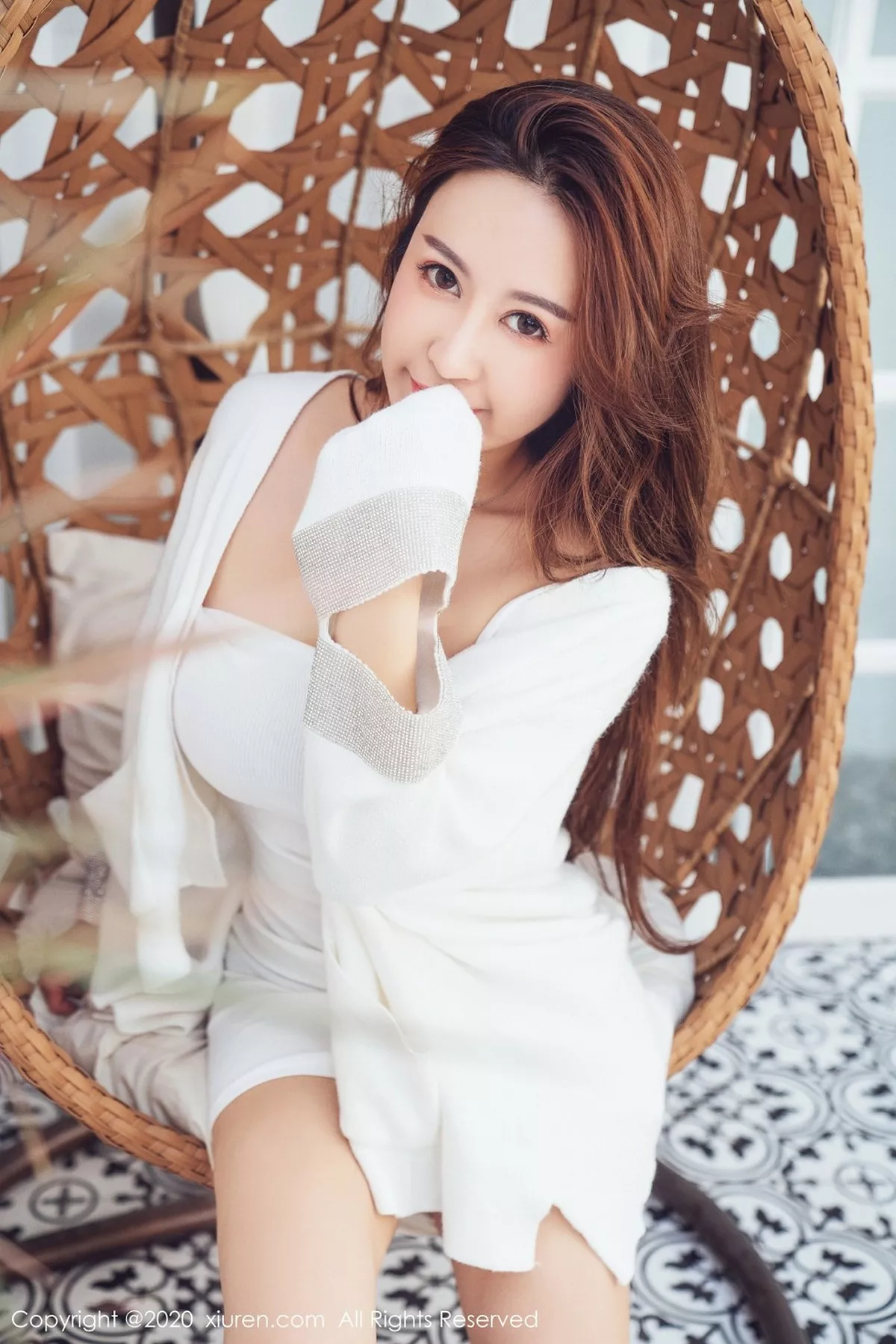 秀人集.com_[XiuRen秀人网]No.2121_嫩模周井空私房白色透亮低胸衣秀白嫩豪乳撩人诱惑写真40P