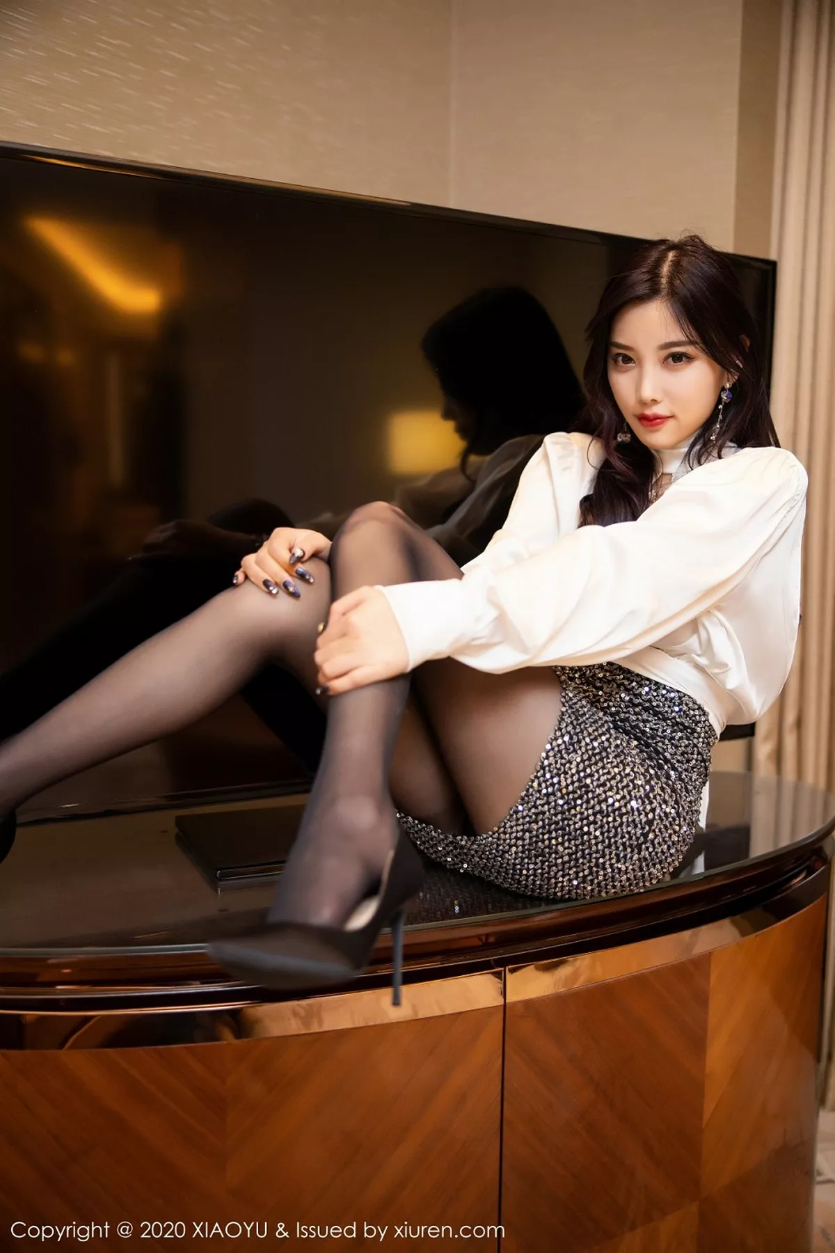 秀人集.com_[XiaoYu画语界]Vol.282_女神杨晨晨sugar澳门旅拍白衬衣职业装配黑丝袜魅惑写真106P