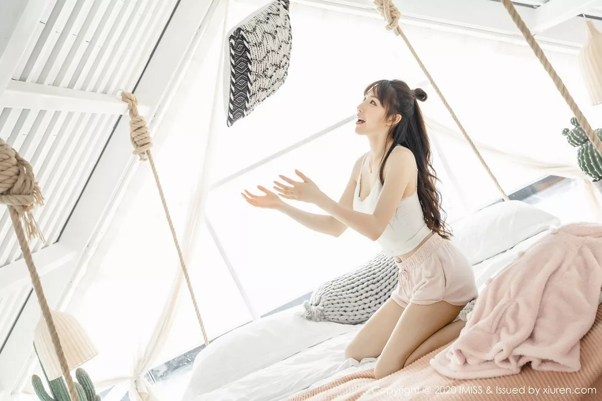 秀人集.com_[IMISS爱蜜社]Vol.457_气质女神Lynn刘奕宁私房超透连身裙露性感内衣撩人诱惑写真52P