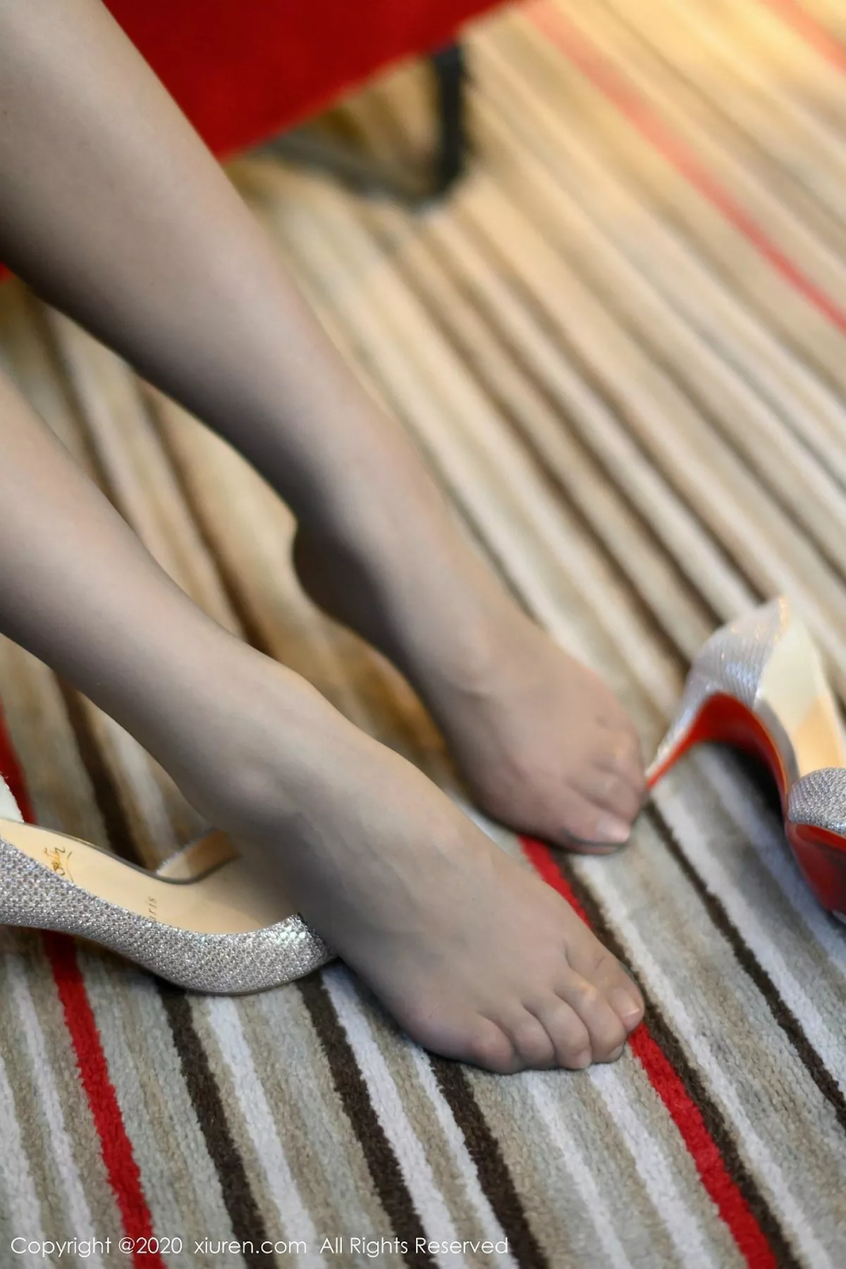 秀人集.com_[XiuRen秀人网]No.2080_嫩模可乐Vicky私房性感白衬衣配黑丝袜秀绝妙身体诱惑写真40P