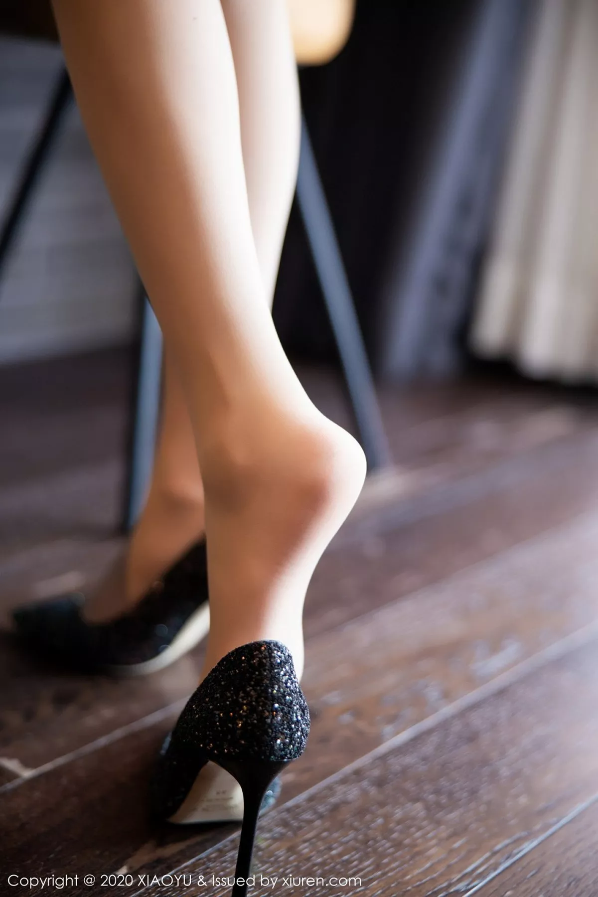 秀人集.com_[XiaoYu画语界]Vol.286_女神杨晨晨sugar济州岛旅拍私房银色吊裙半脱露豪乳诱惑写真83P