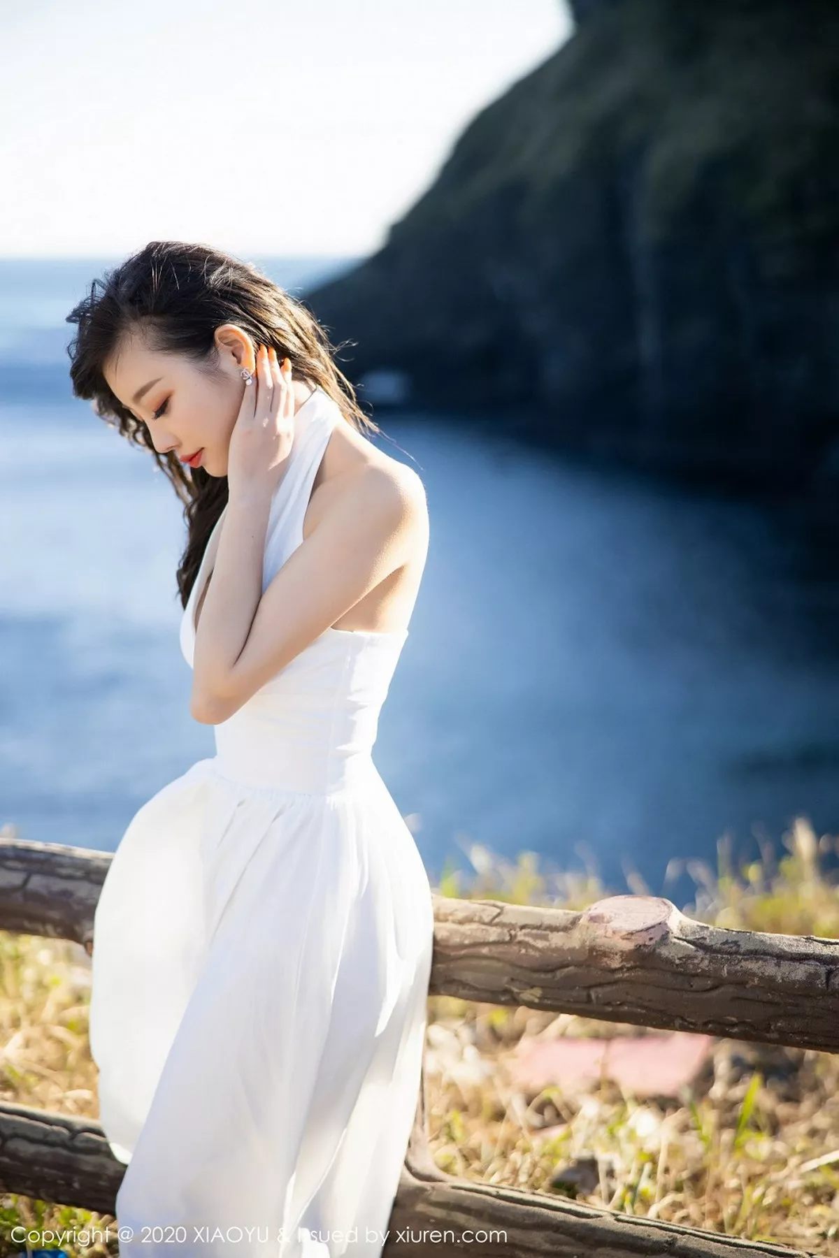 秀人集.com_[XiaoYu画语界]Vol.286_女神杨晨晨sugar济州岛旅拍私房银色吊裙半脱露豪乳诱惑写真83P