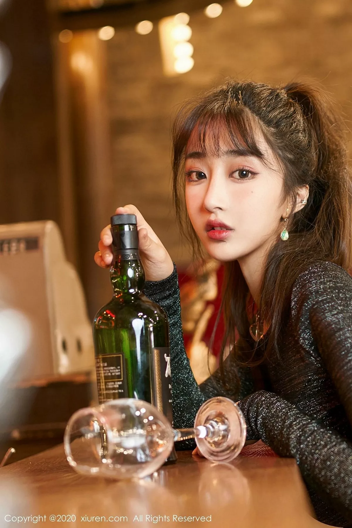 秀人集.com_[XiuRen秀人网]No.2085_嫩模Betty林子欣酒吧主题私房紧身包臀连身裙露翘臀诱惑写真41P