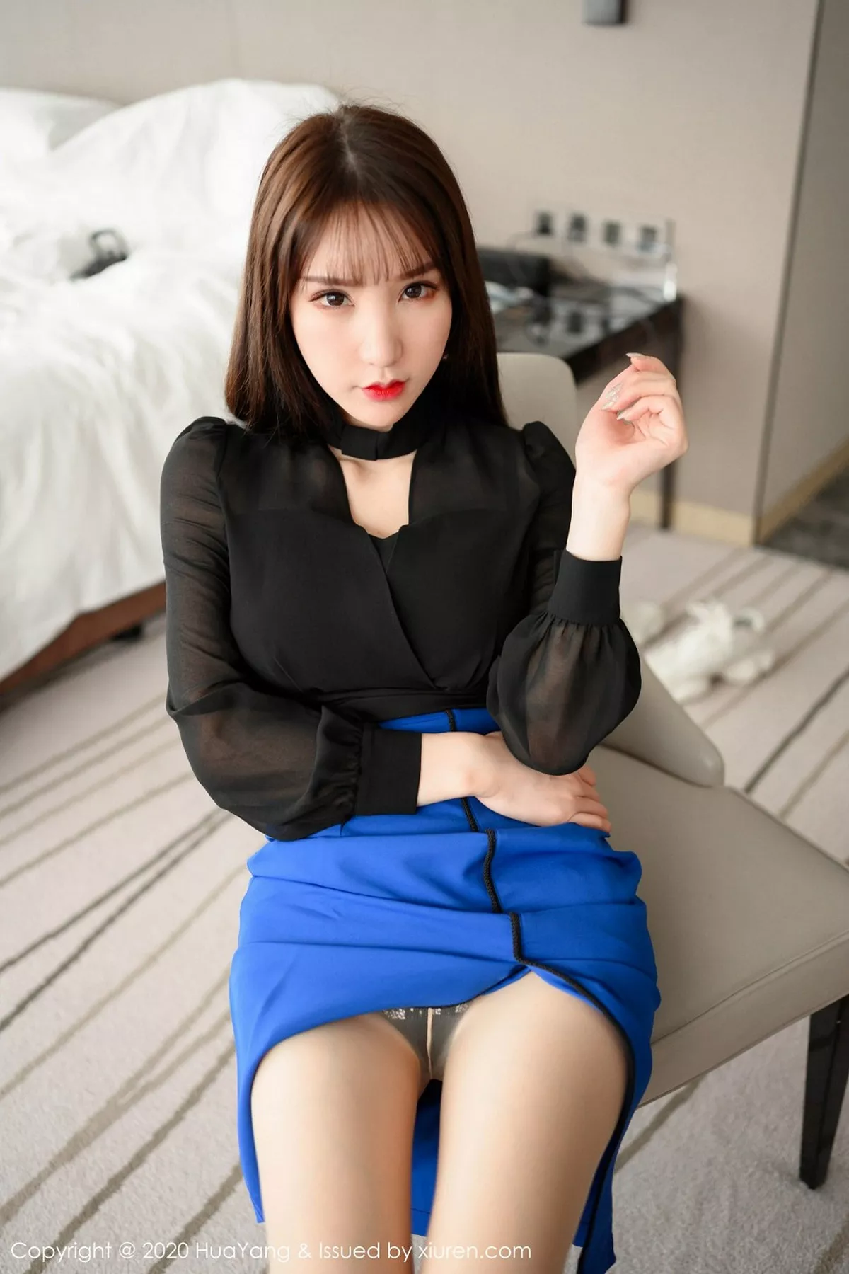 秀人集.com_[HuaYang花漾]Vol.229_女神周于希《桌底下的秘密》主题无内肉丝完美诱惑写真119P