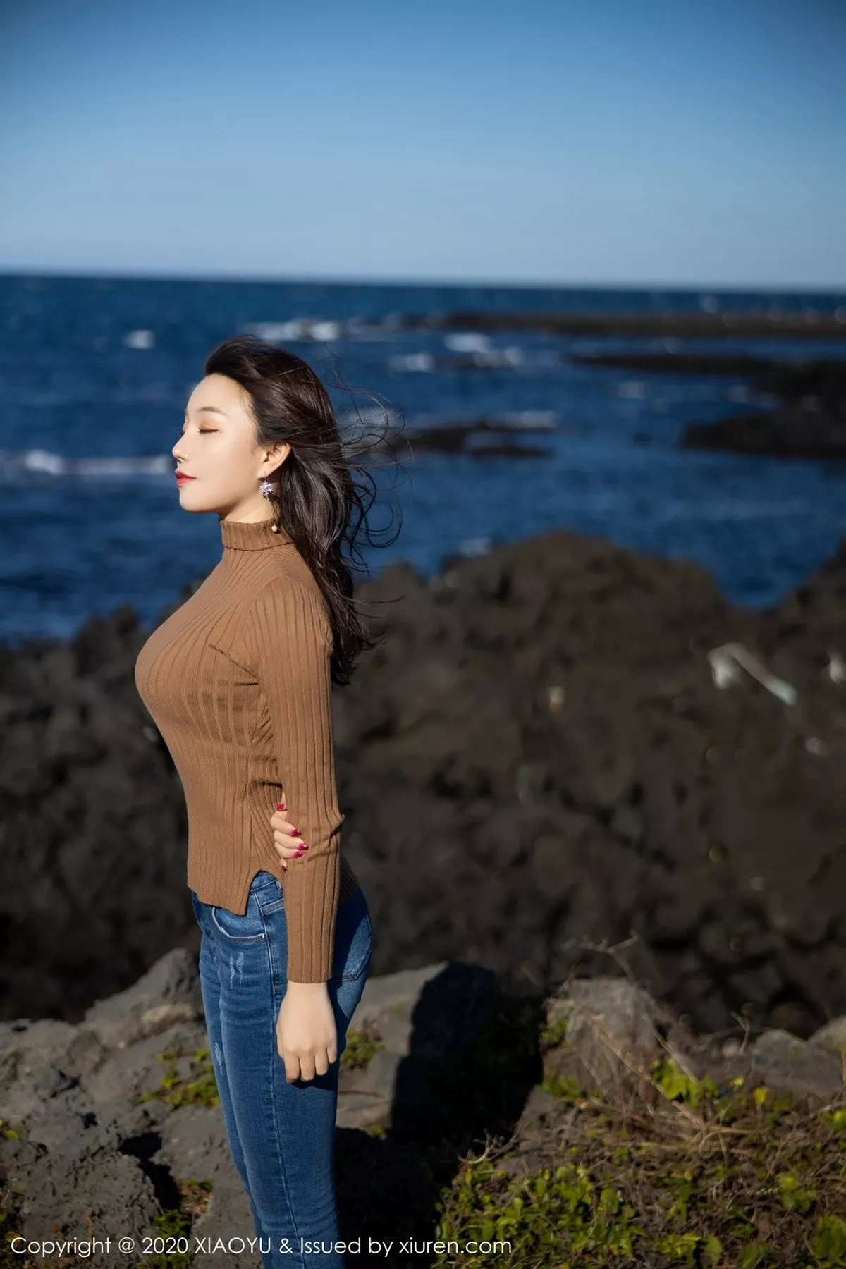 秀人集.com_[XiaoYu画语界]Vol.275_女神芝芝Booty济州岛旅拍古韵旗袍配肉丝袜完美诱惑写真86P