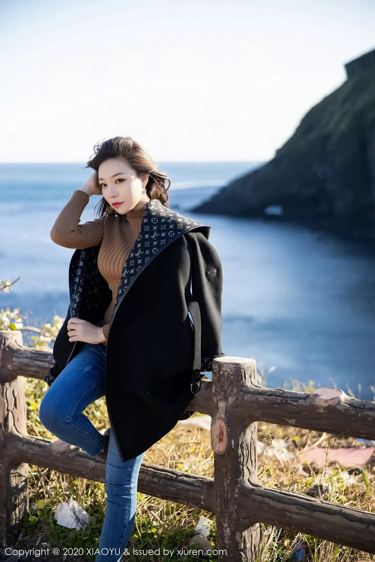 秀人集.com_[XiaoYu画语界]Vol.275_女神芝芝Booty济州岛旅拍古韵旗袍配肉丝袜完美诱惑写真86P