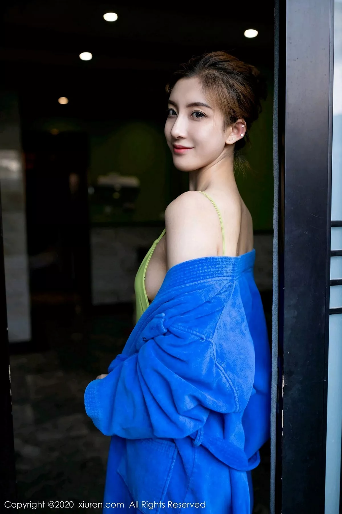 秀人集.com_[XiuRen秀人网]No.2207_嫩模林文文yooki室外温泉里性感连体比基尼秀完美身材写真56P