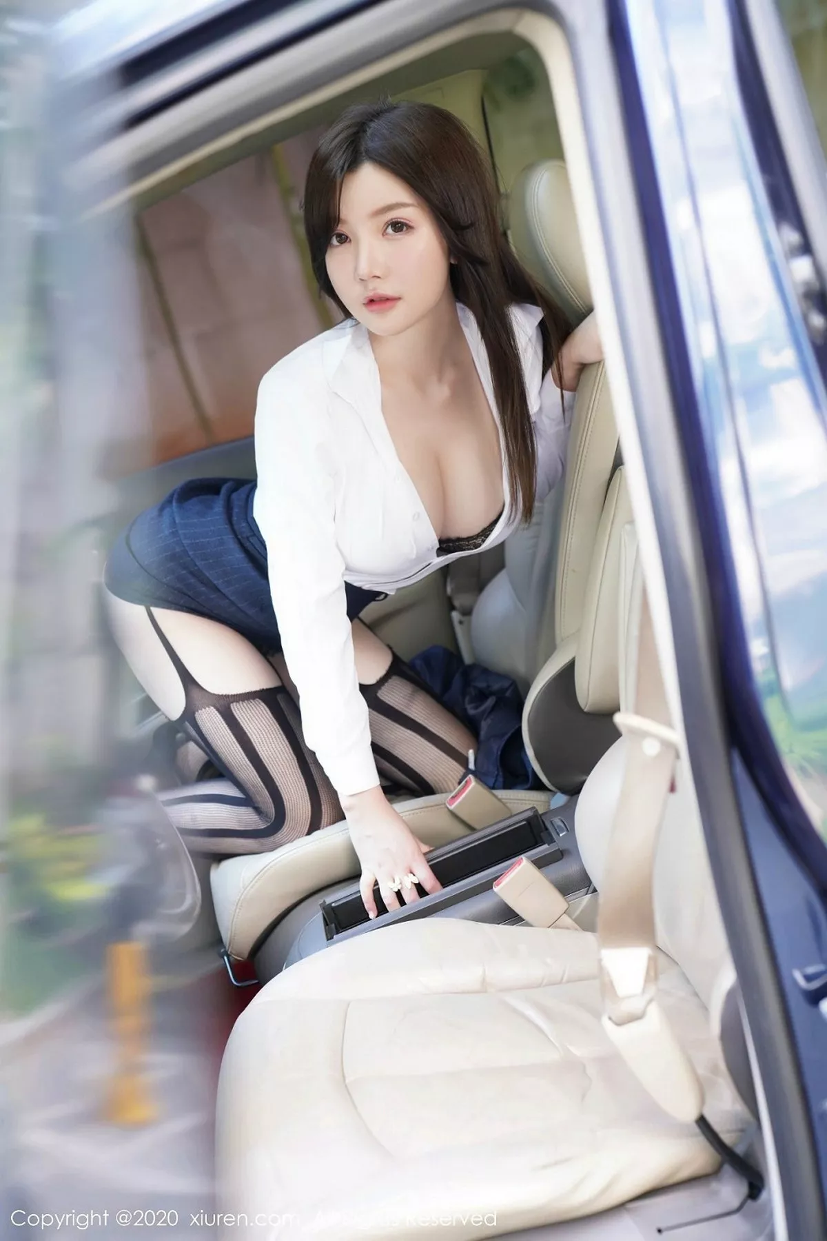 秀人集.com_[XiuRen秀人网]No.2209_嫩模糯美子Mini三亚旅拍性感秘书车拍主题傲人豪乳诱惑写真108P