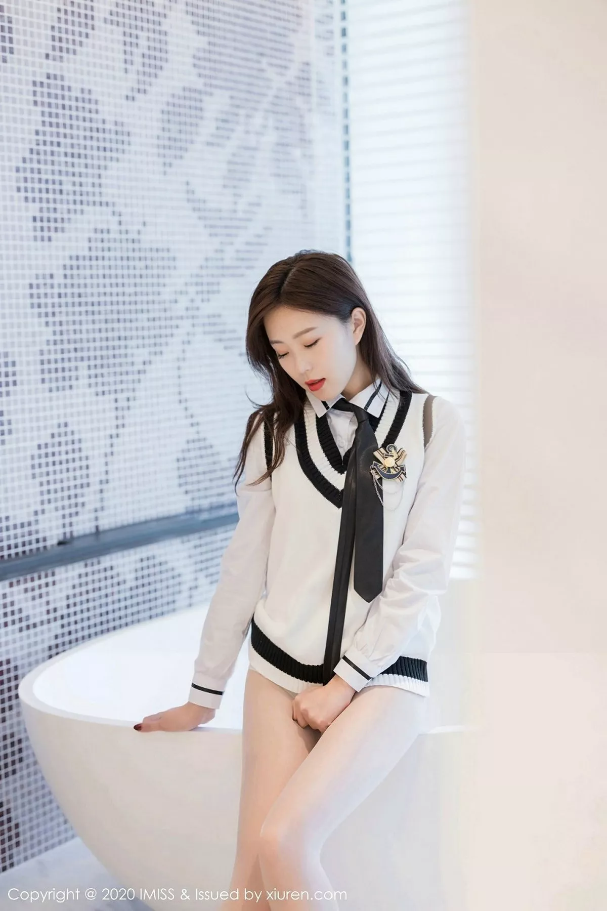 秀人集.com_[IMISS爱蜜社]Vol.467_嫩模杨紫嫣Cynthia酒店剧情主题浴缸性感内衣完美诱惑写真48P