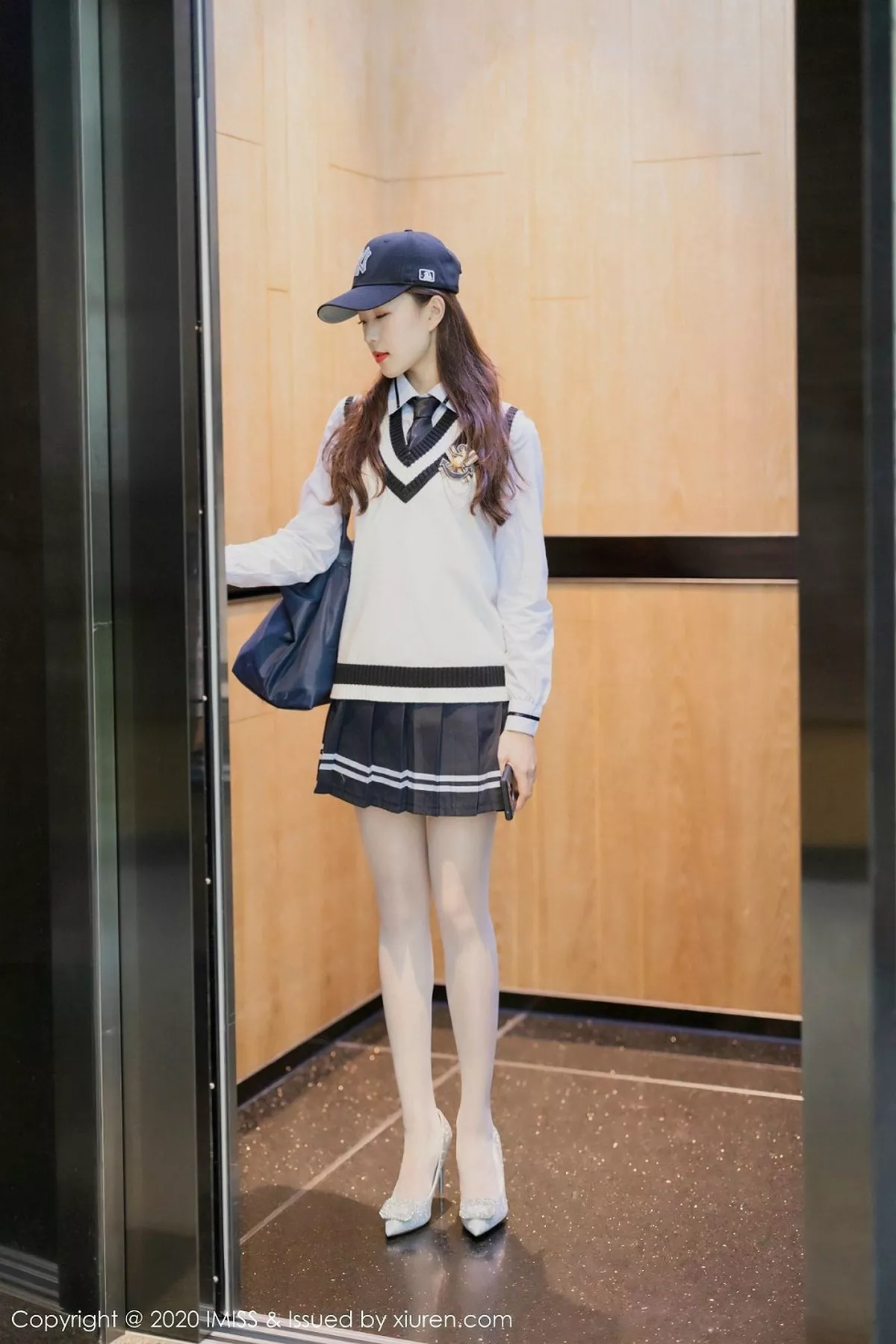 秀人集.com_[IMISS爱蜜社]Vol.467_嫩模杨紫嫣Cynthia酒店剧情主题浴缸性感内衣完美诱惑写真48P