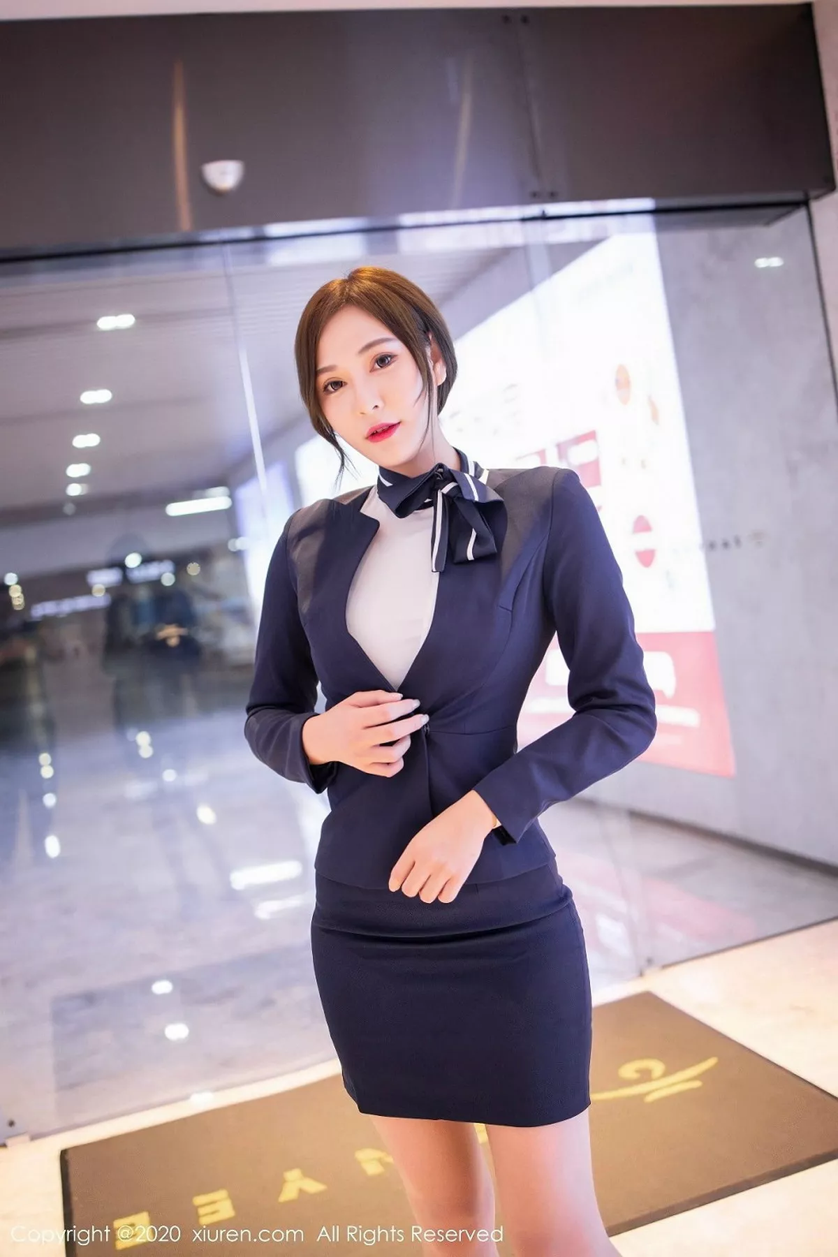 秀人集.com_[XiuRen秀人网]No.2221_女神Lavinia肉肉经典职场制服半脱露精致镂空内衣完美诱惑写真51P